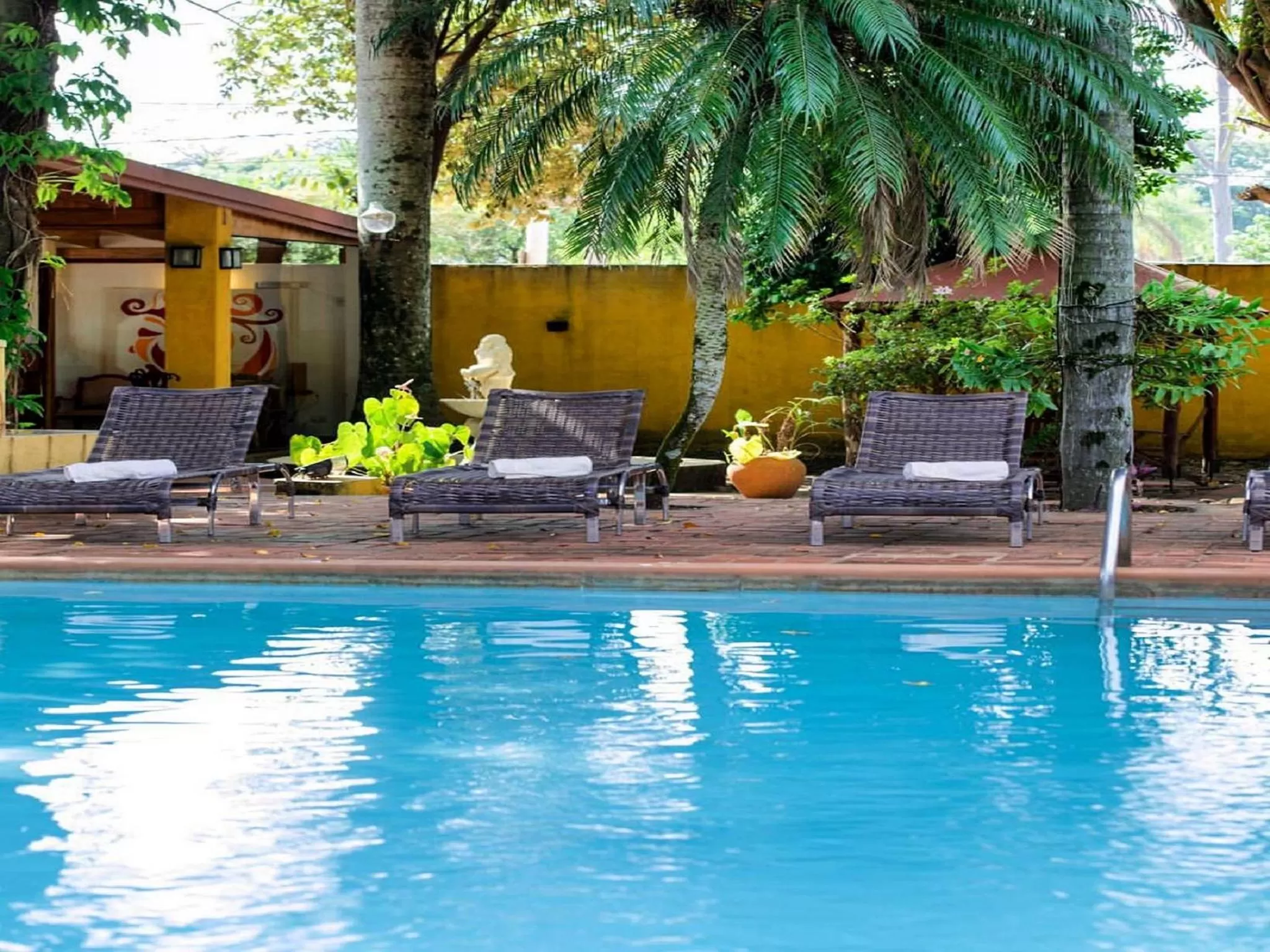 Swimming Pool in Boutique Hotel De La Fonte & Restaurant