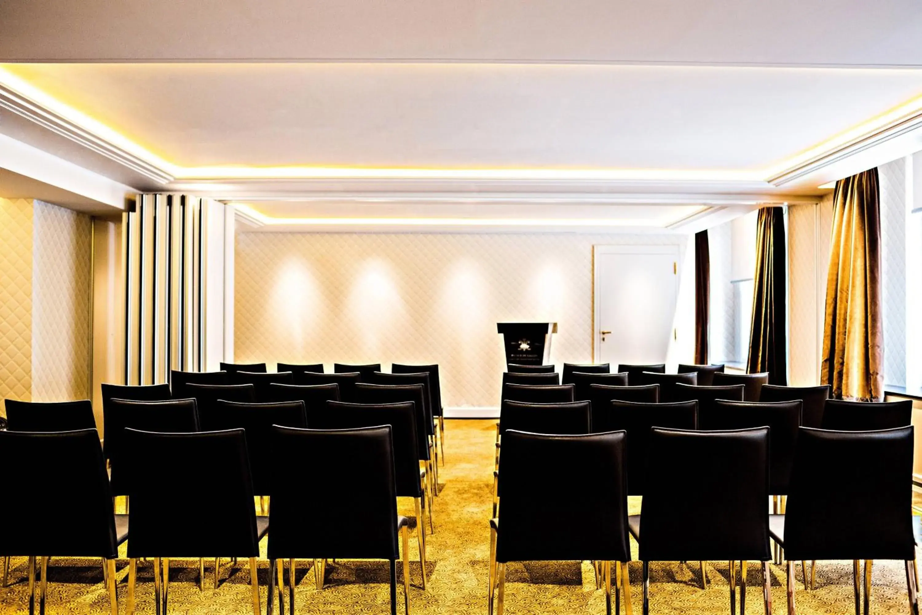 Meeting/conference room in Prince de Galles, a Luxury Collection hotel, Paris