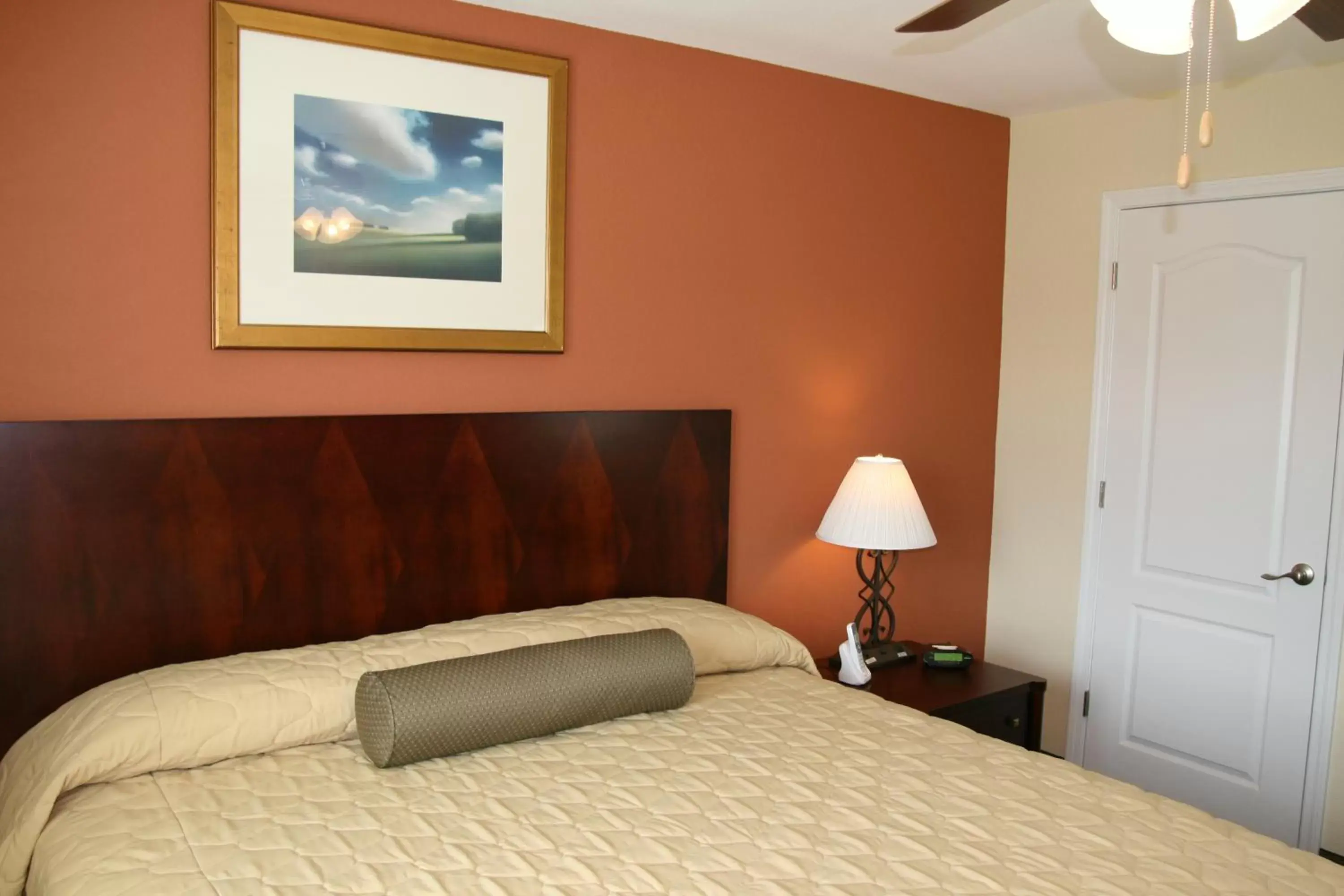 Bed in Affordable Suites Mooresville