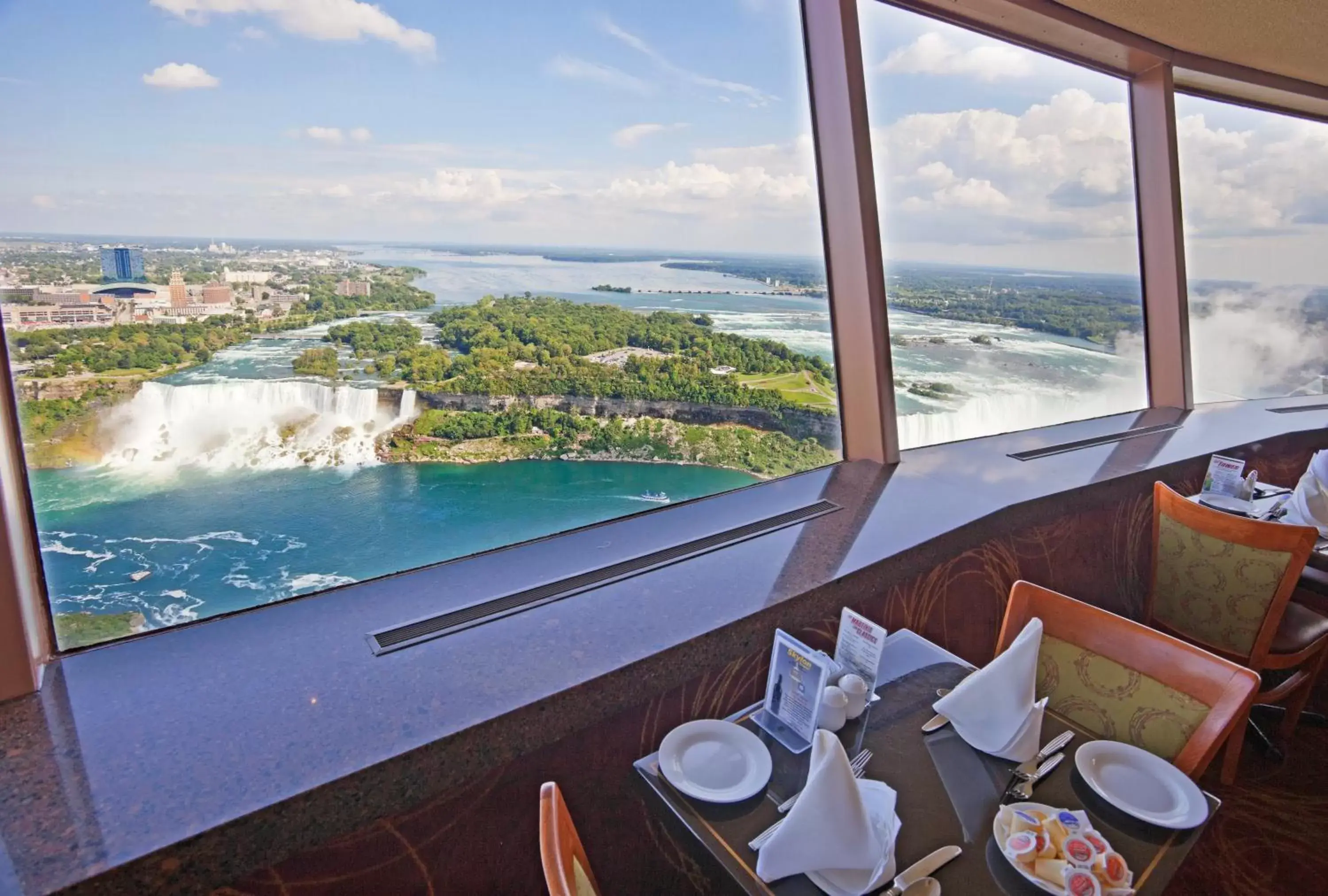 Nearby landmark, Restaurant/Places to Eat in Holiday Inn Niagara Falls-By the Falls, an IHG Hotel