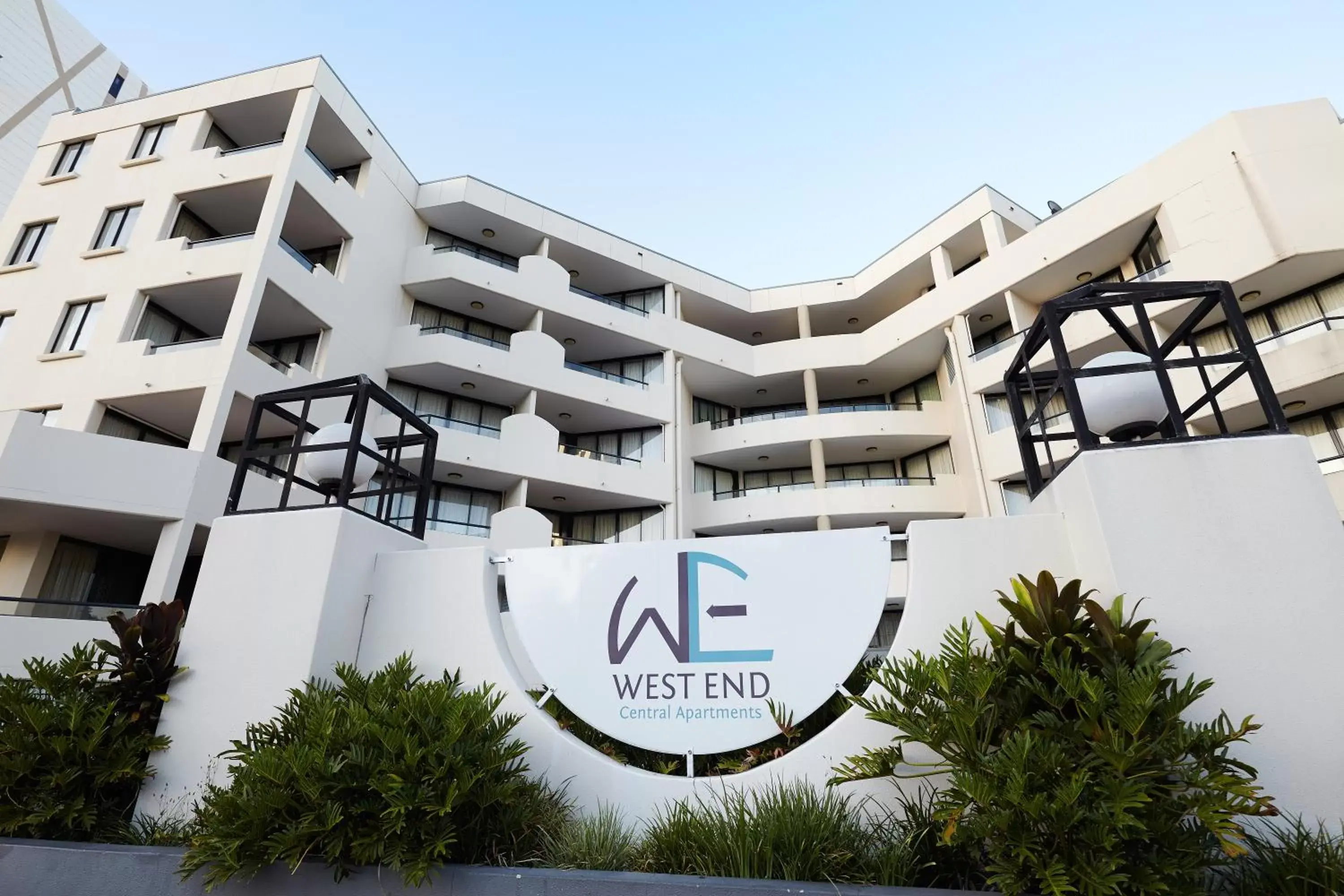 Facade/entrance in West End Central Apartments Facade/entrance in West End Central Apartments