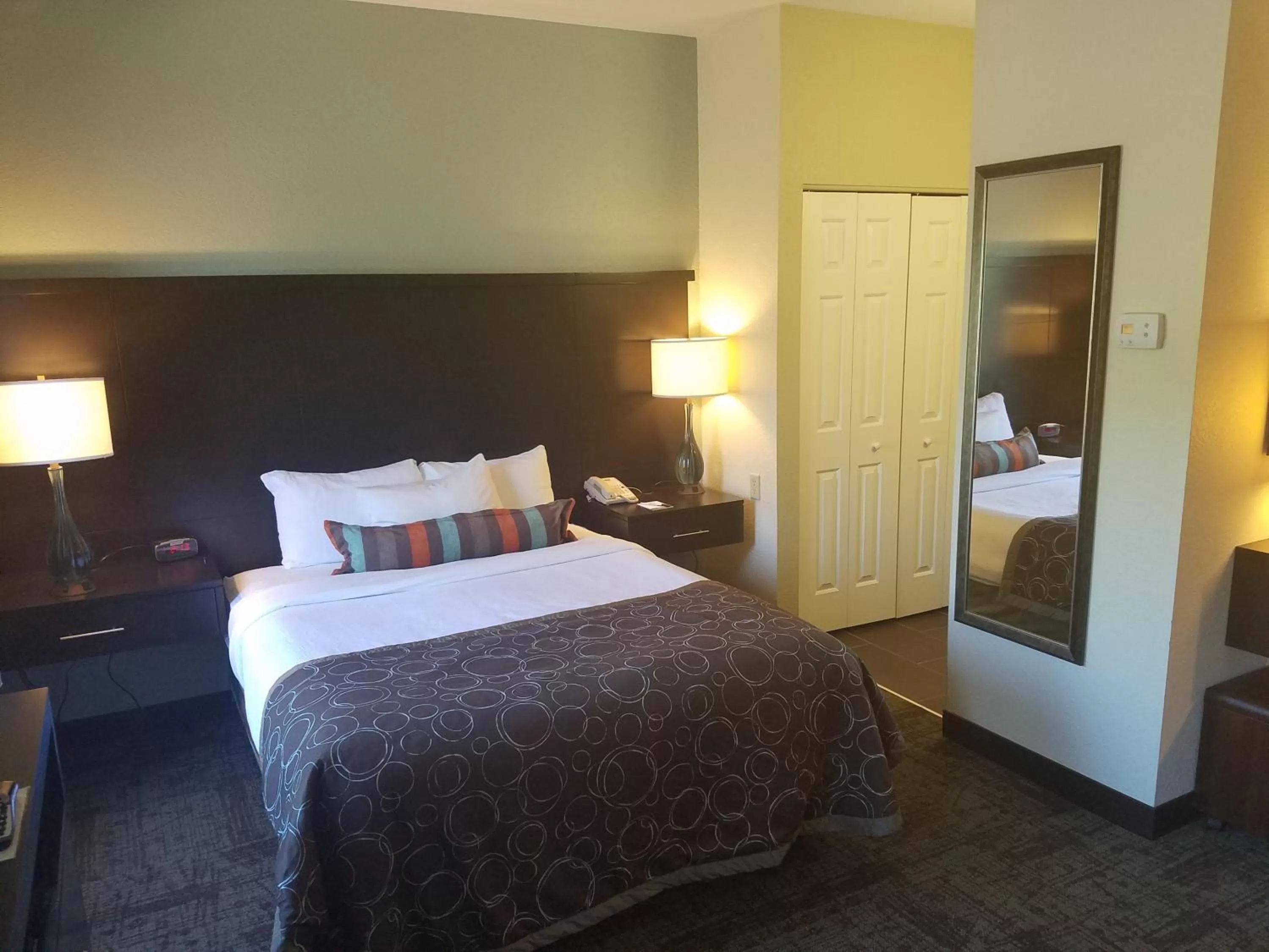 Bedroom, Bed in Staybridge Suites - Cincinnati North by IHG