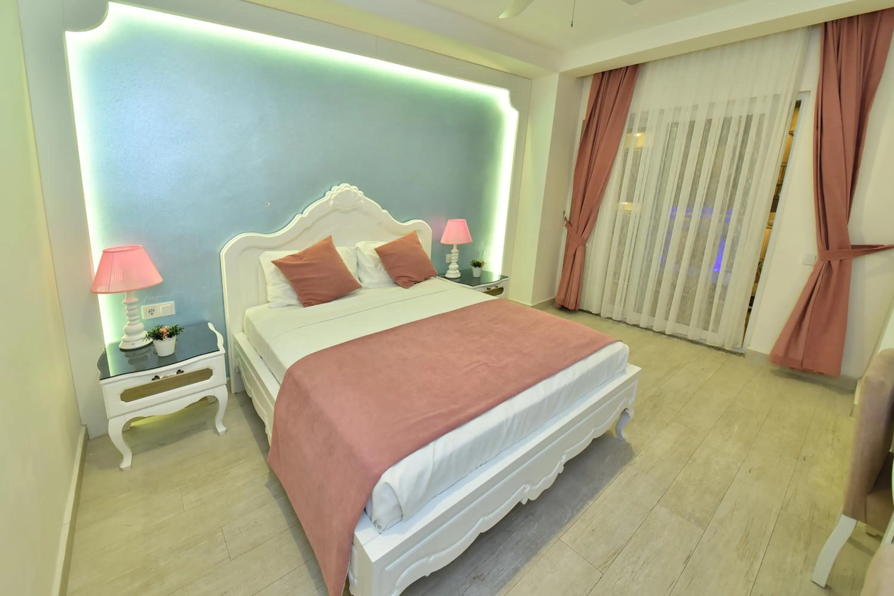 Bed in Montebello Deluxe Hotel