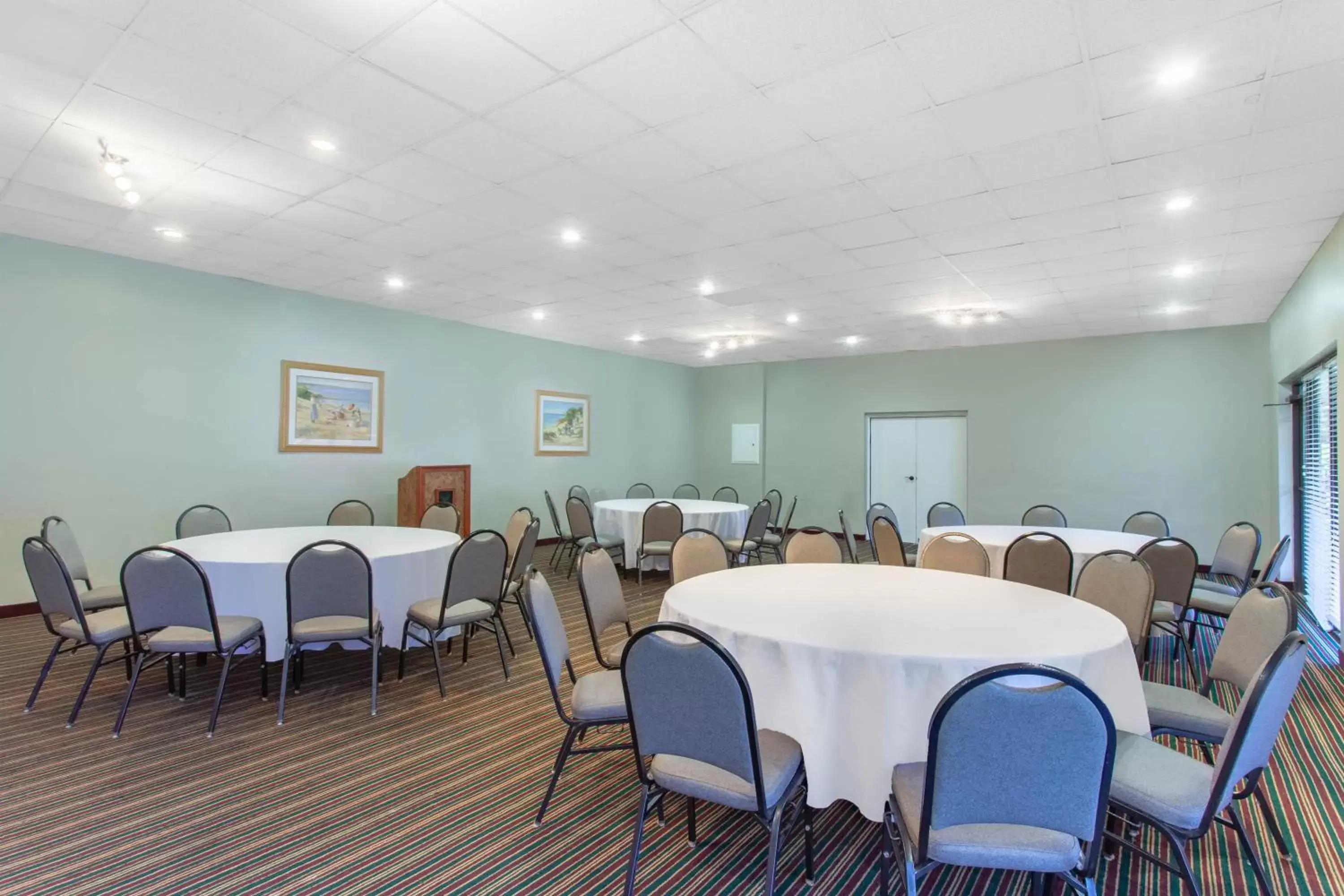 Meeting/conference room in Grand Hotel Orlando at Universal Blvd