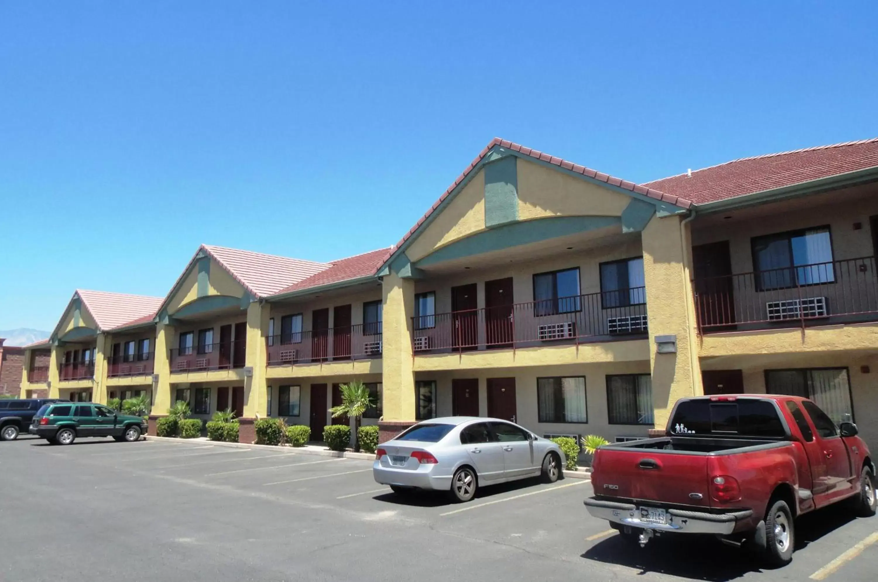 Facade/entrance, Property Building in America's Best Inn & Suites Saint George