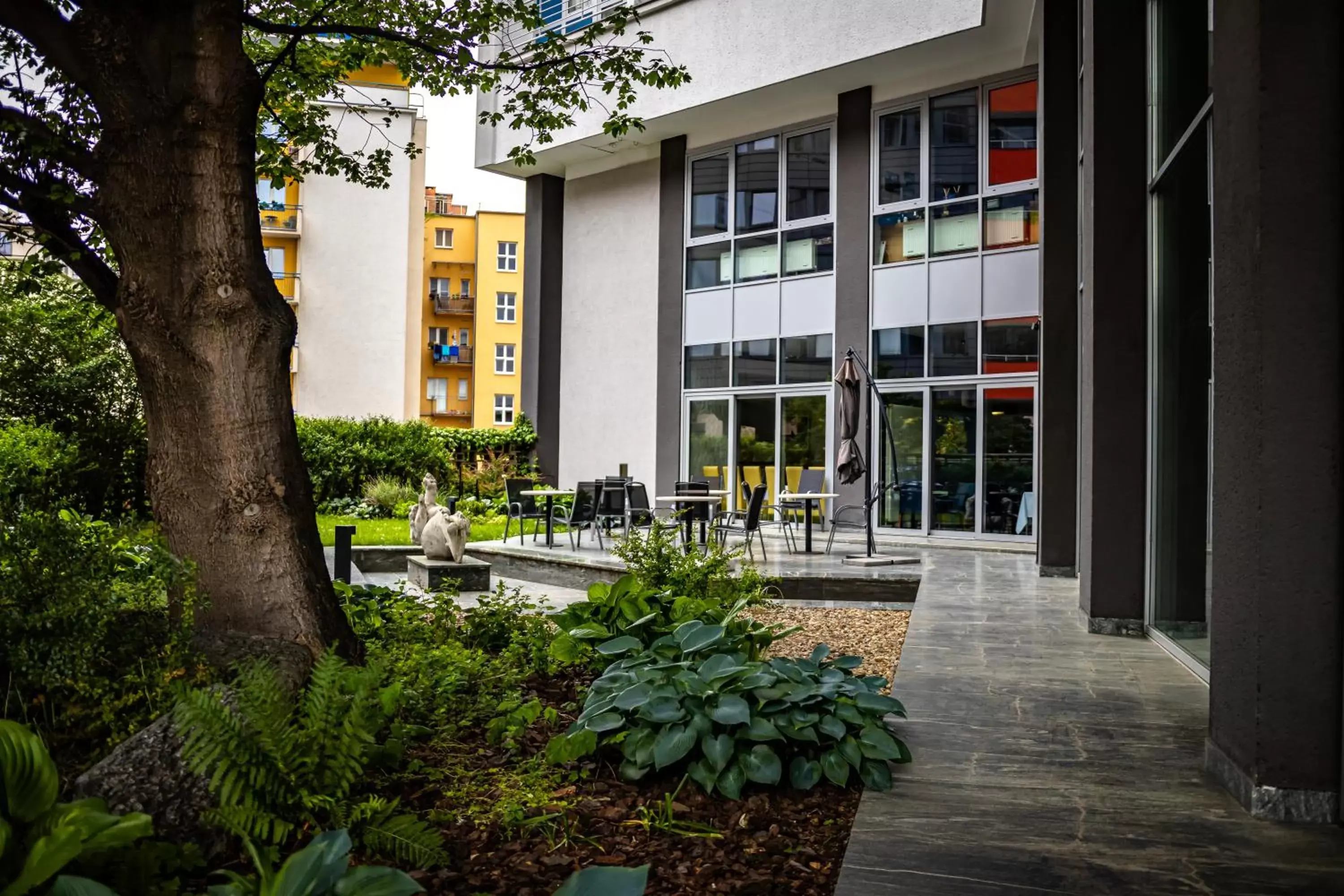 Facade/entrance, Property Building in Hotel Continental