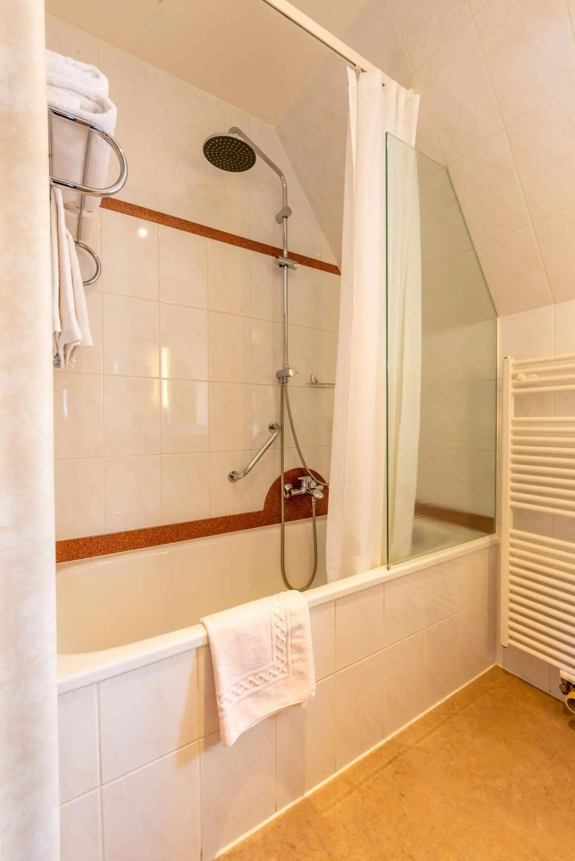 Bathroom in The Black Swan Hotel