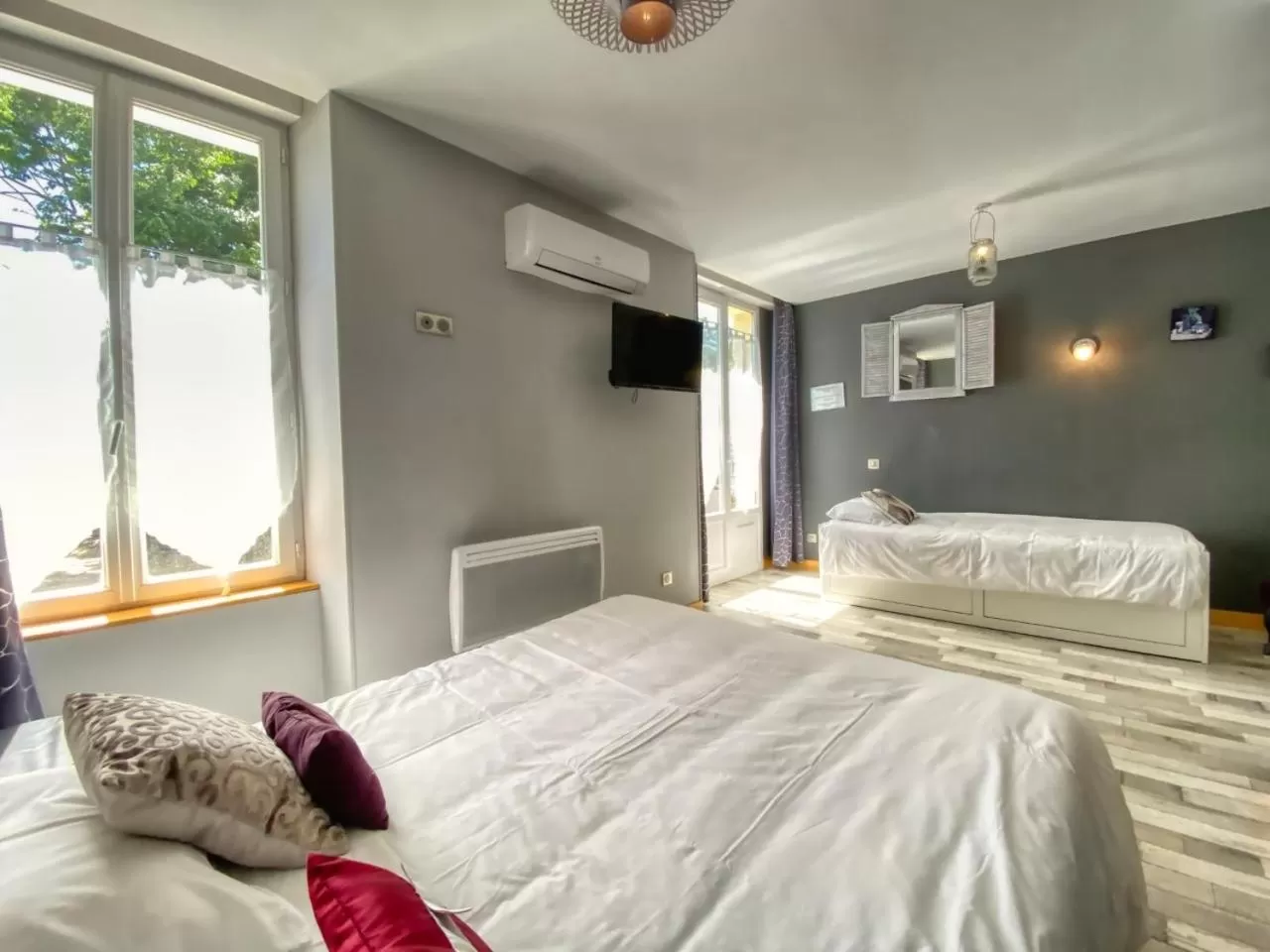 Bed in Hôtel Le P'tit Monde