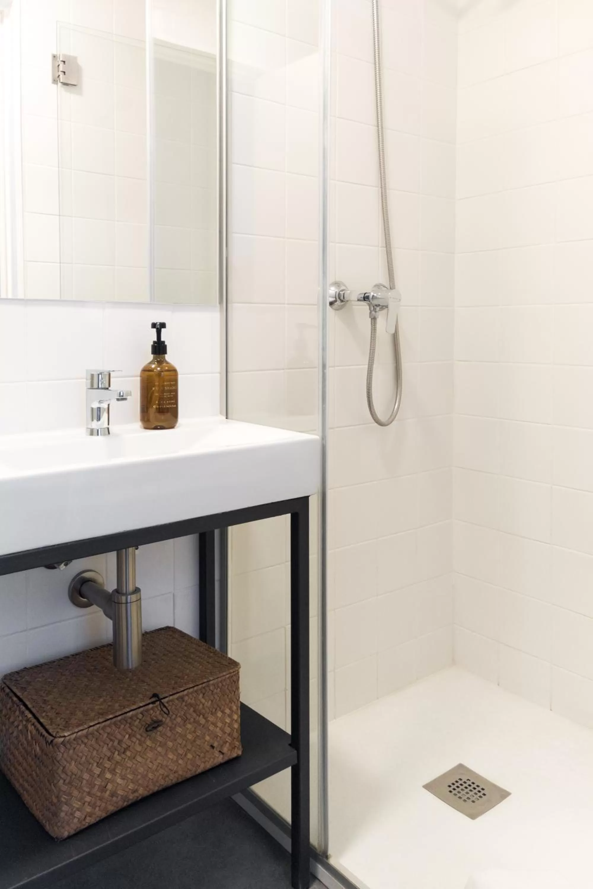 Shower, Bathroom in Alameda Suites @ Porto River