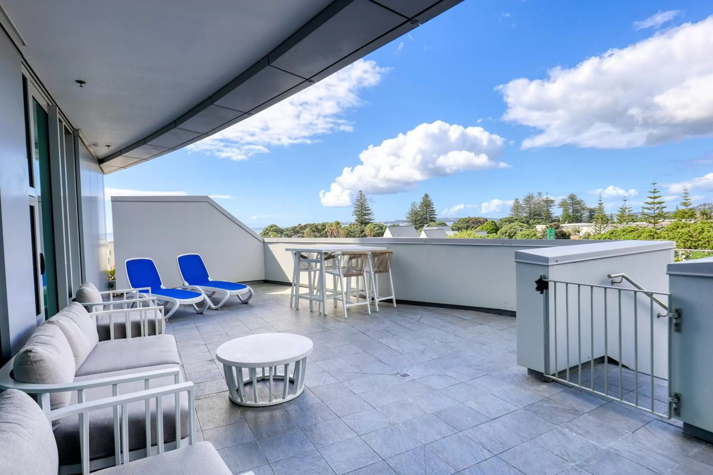 Balcony/Terrace in Ramada Suites by Wyndham Nautilus Orewa