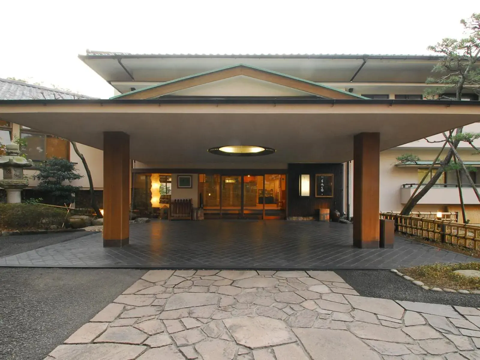 Facade/entrance in Hotel Hagoromo