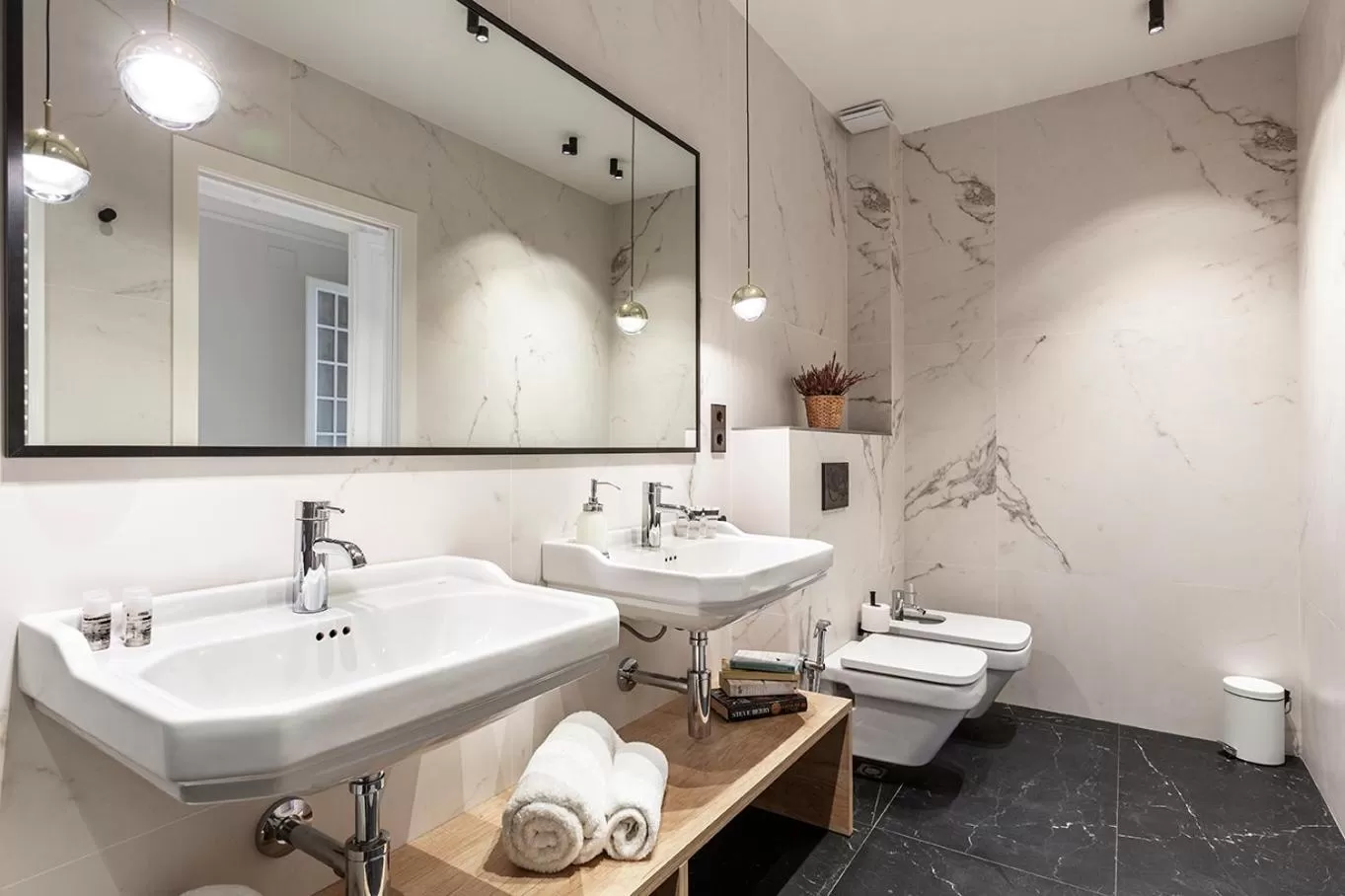 Toilet in Weflating City Center