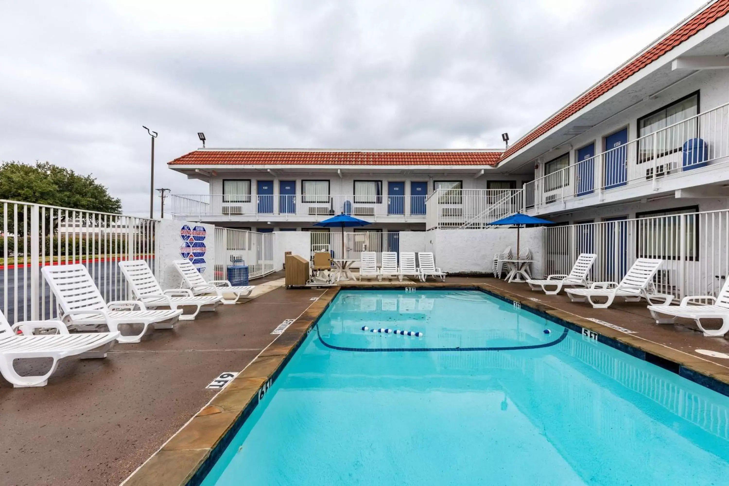 Day, Swimming Pool in Motel 6-North Richland Hills, TX