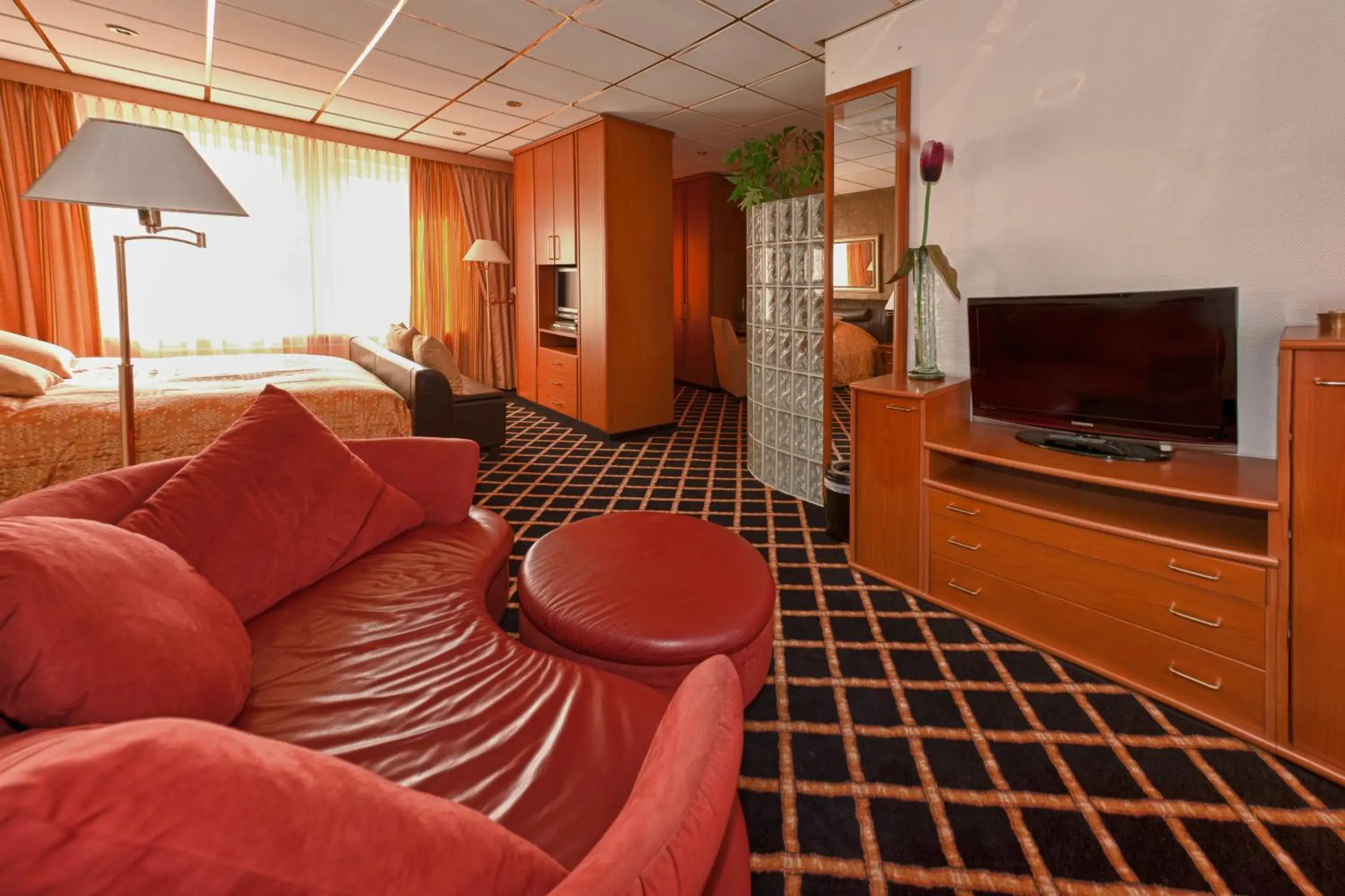 Photo of the whole room, Seating Area in City Hotel Bergen op Zoom