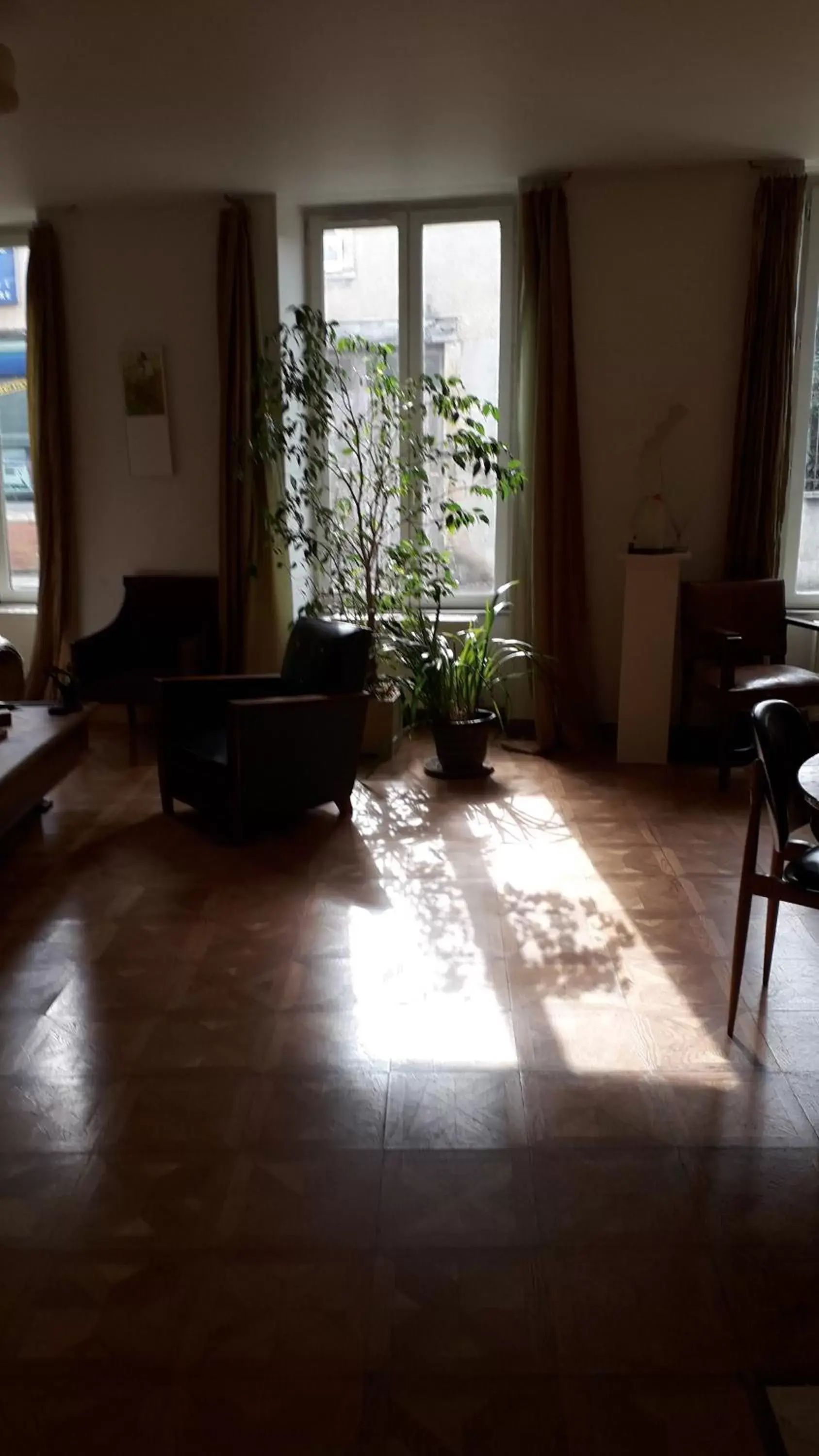 Living room, Seating Area in L'ancienne comédie