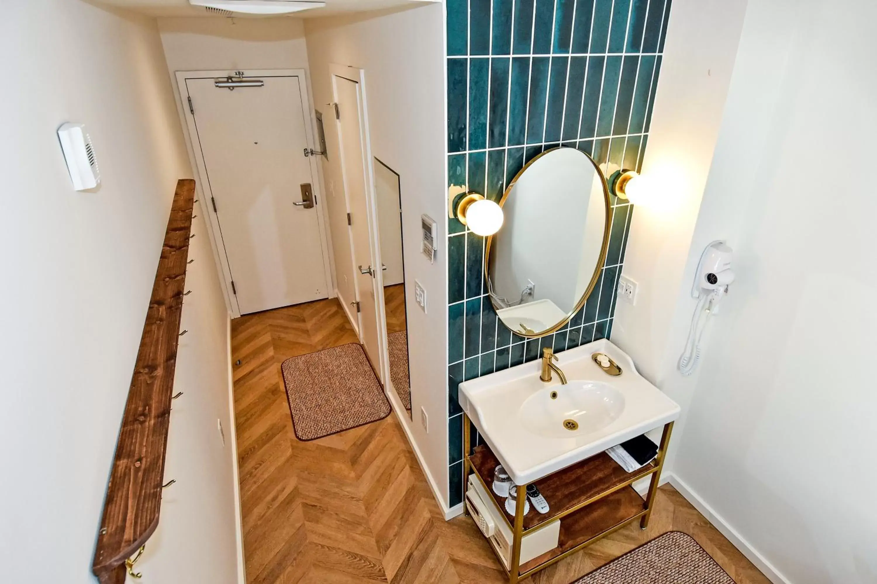 Photo of the whole room, Bathroom in HighRoad Washington DC