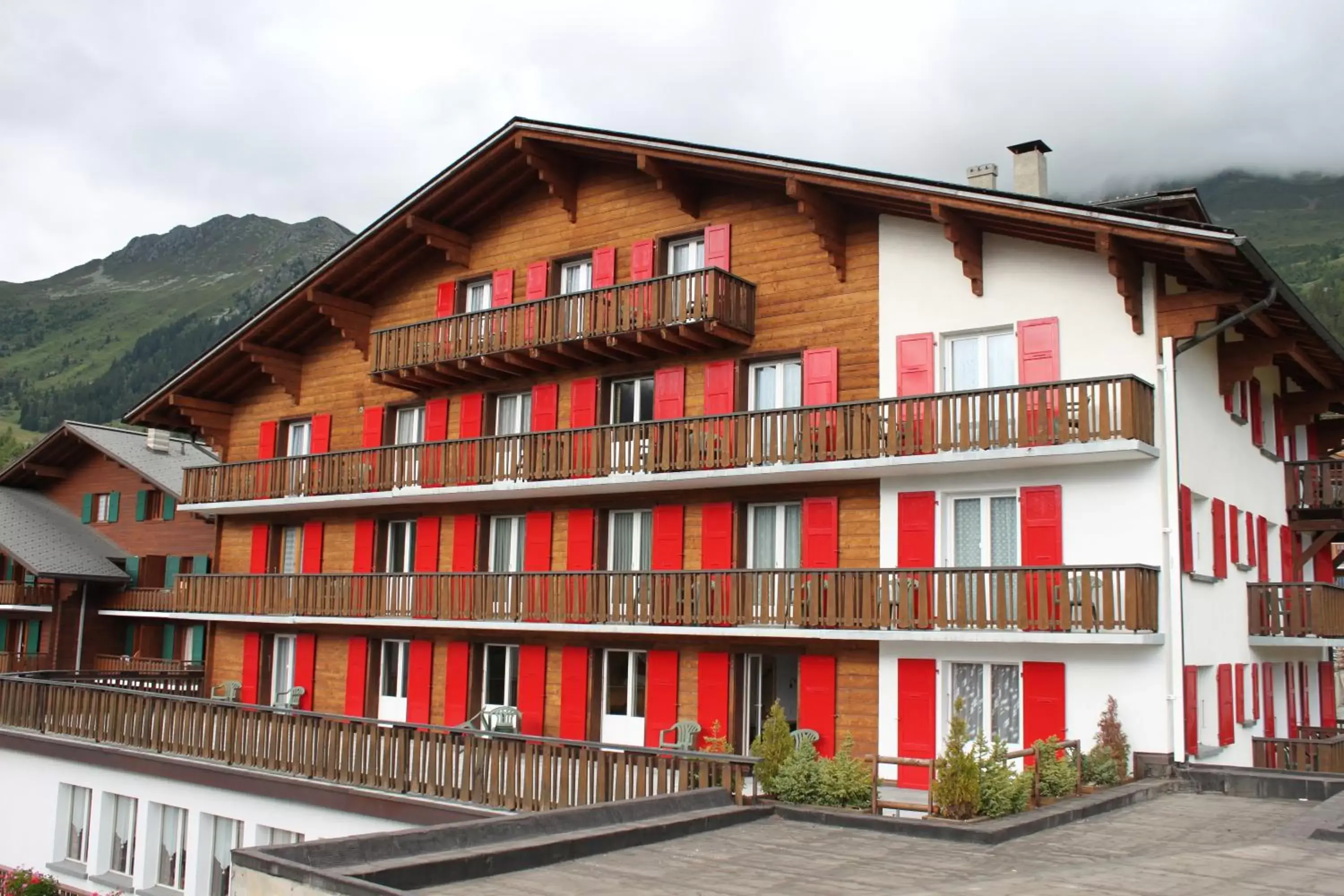 Facade/entrance, Property Building in Hotel de la Poste Verbier