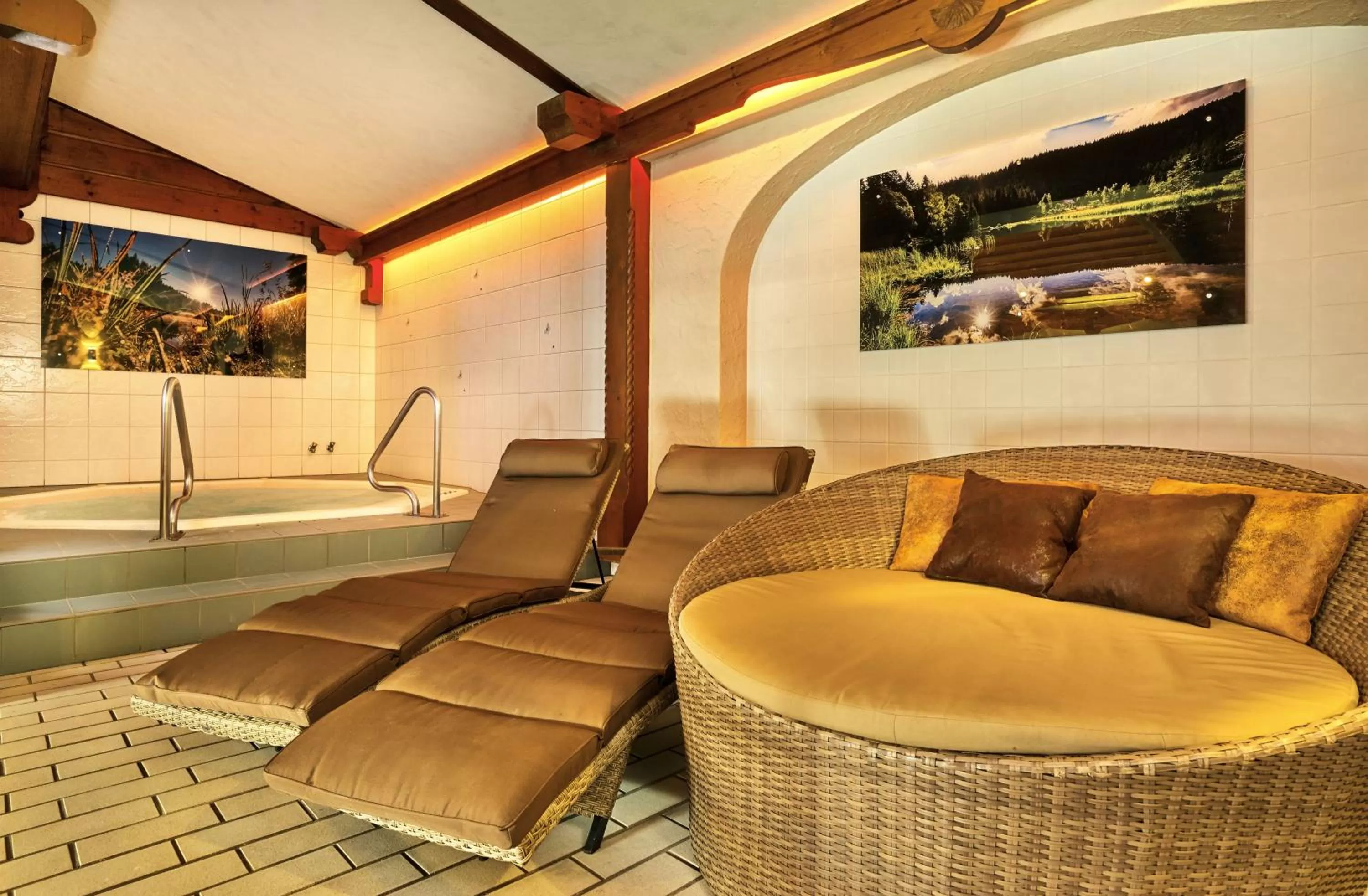 Swimming pool in Wander- und Aktivhotel Adam Bräu