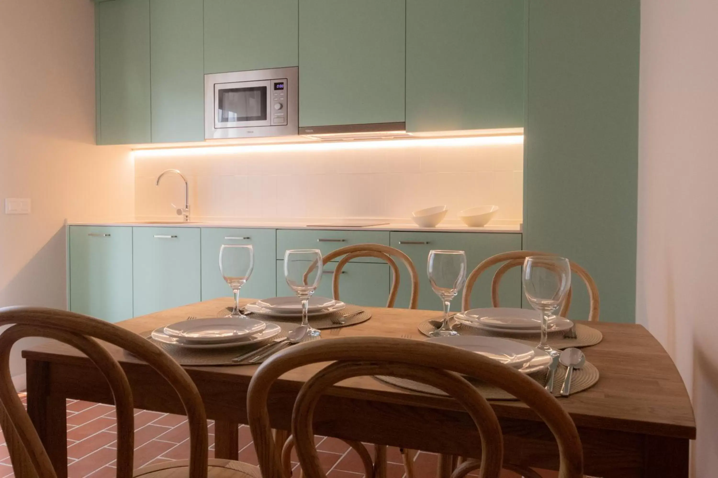 Kitchen or kitchenette, Dining Area in Terra Aurea Aparthotel