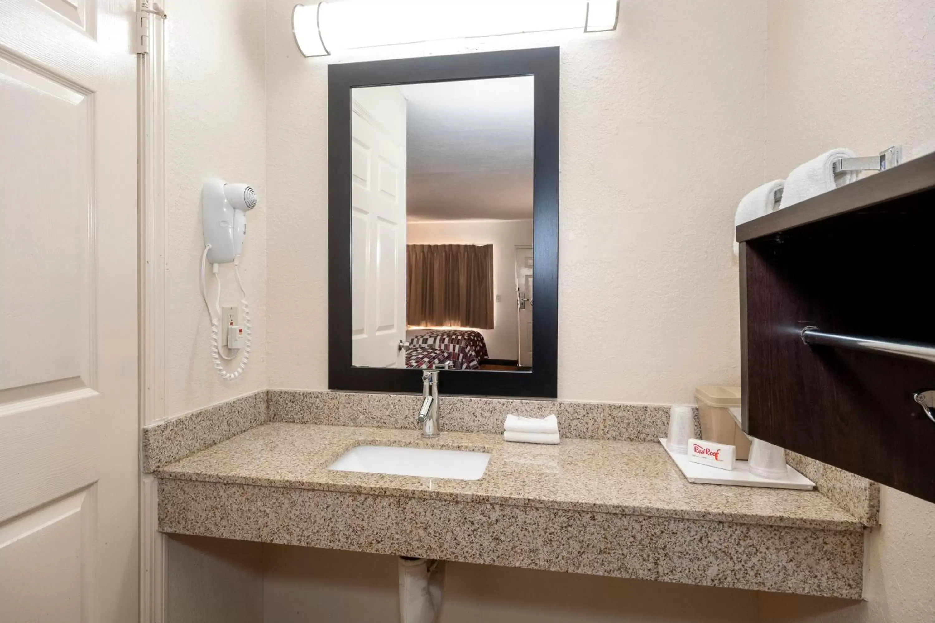 Bathroom in Red Roof Inn Ft Pierce