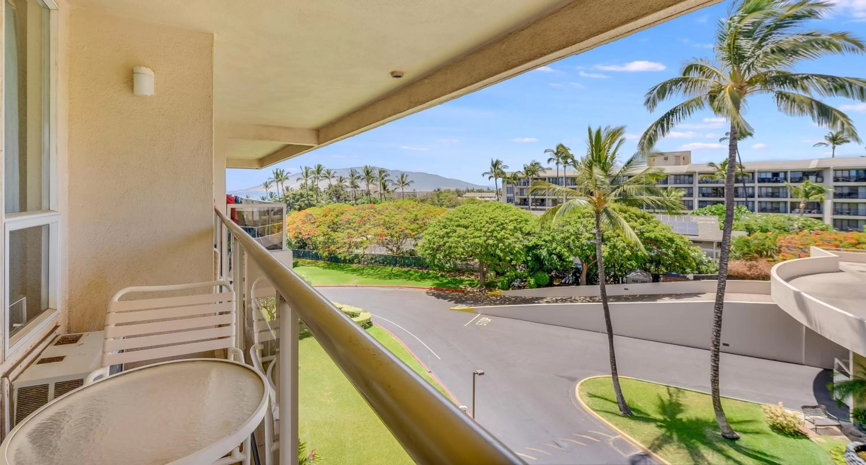 Property building in Castle At Maui Banyan