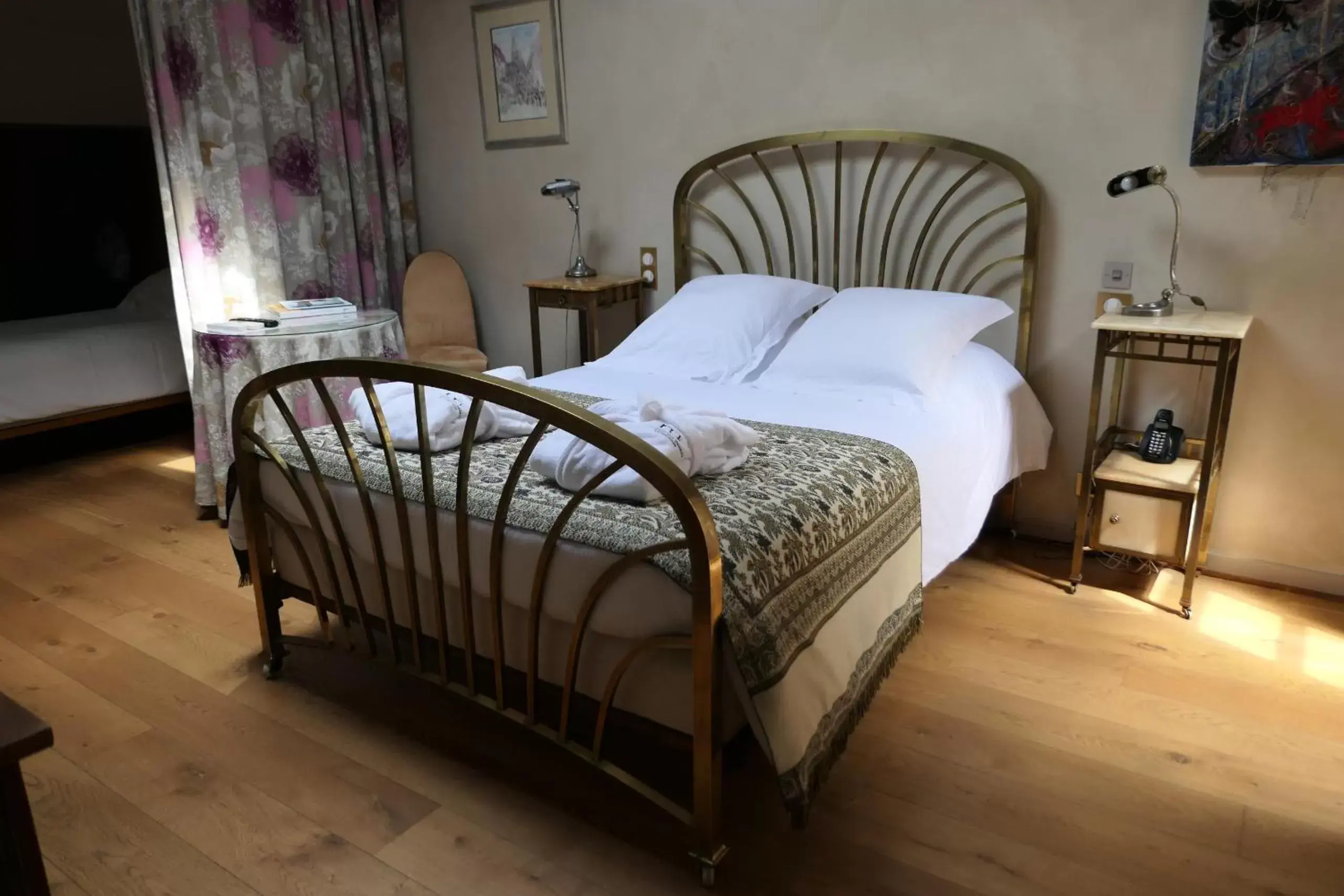 Quadruple Room with Shower in La Maison des Consuls