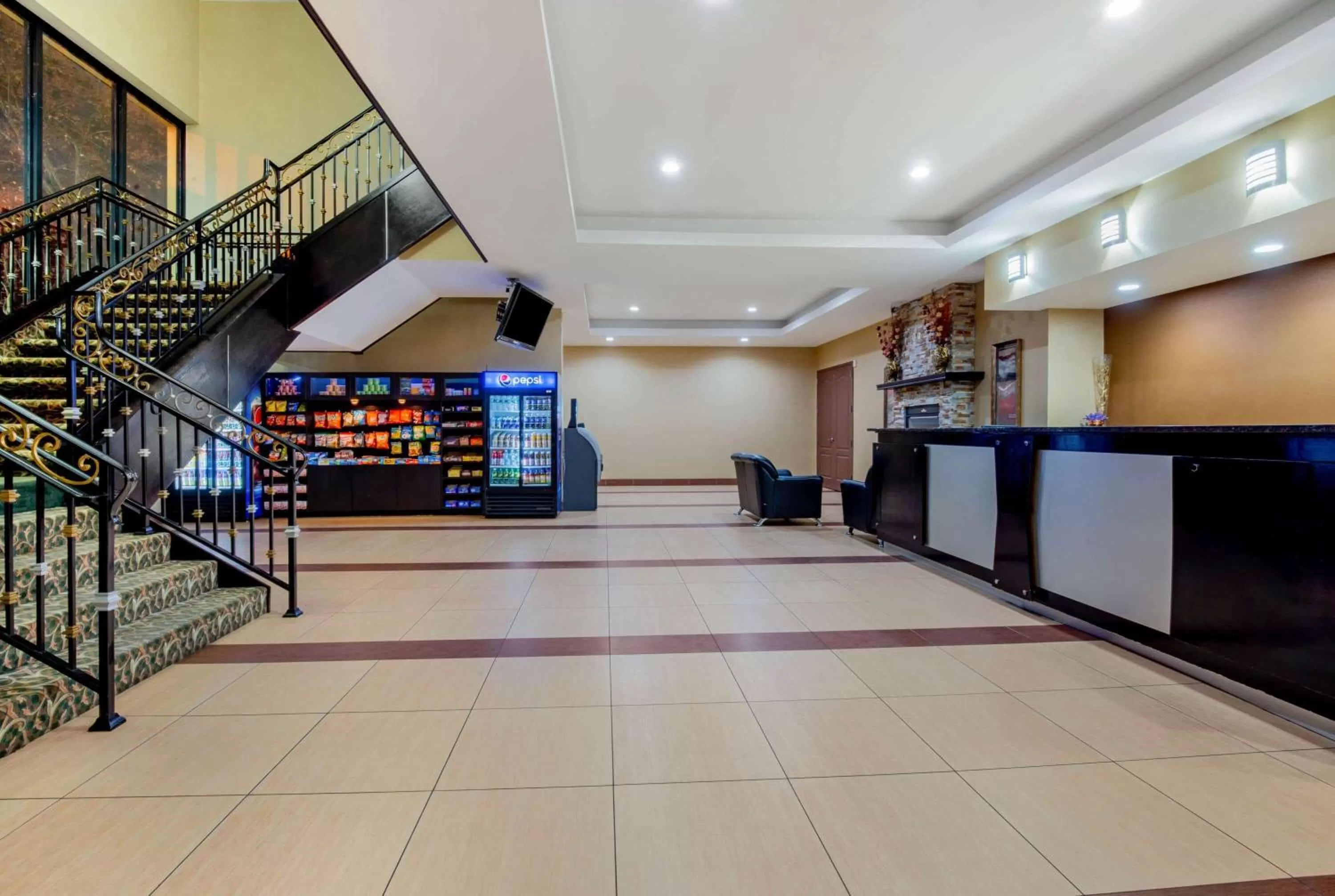 Lobby or reception in La Quinta Inn by Wyndham West Long Branch NJ Shore Area