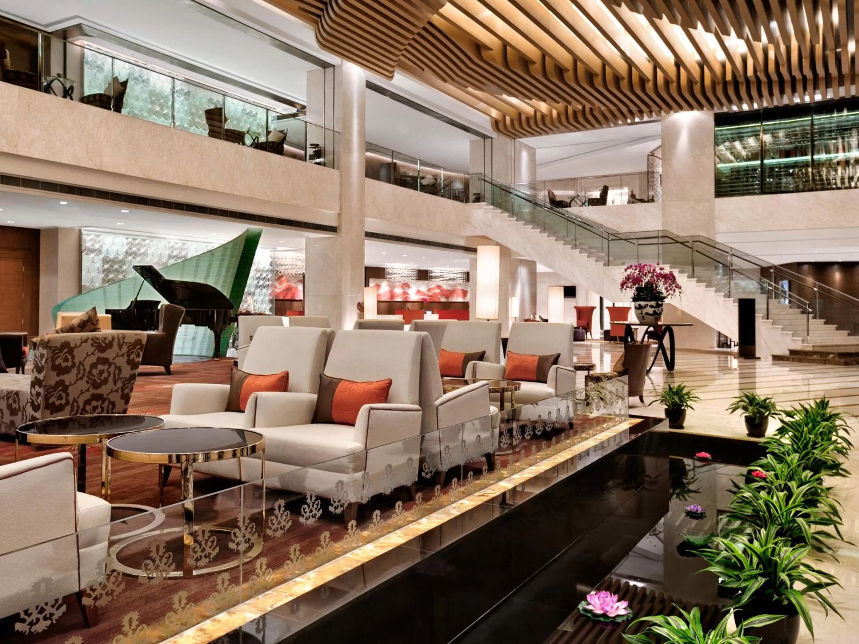 Lobby or reception in Kempinski Hotel Chongqing - Complimentary 500ml Home-Brewed beer voucher upon check-in