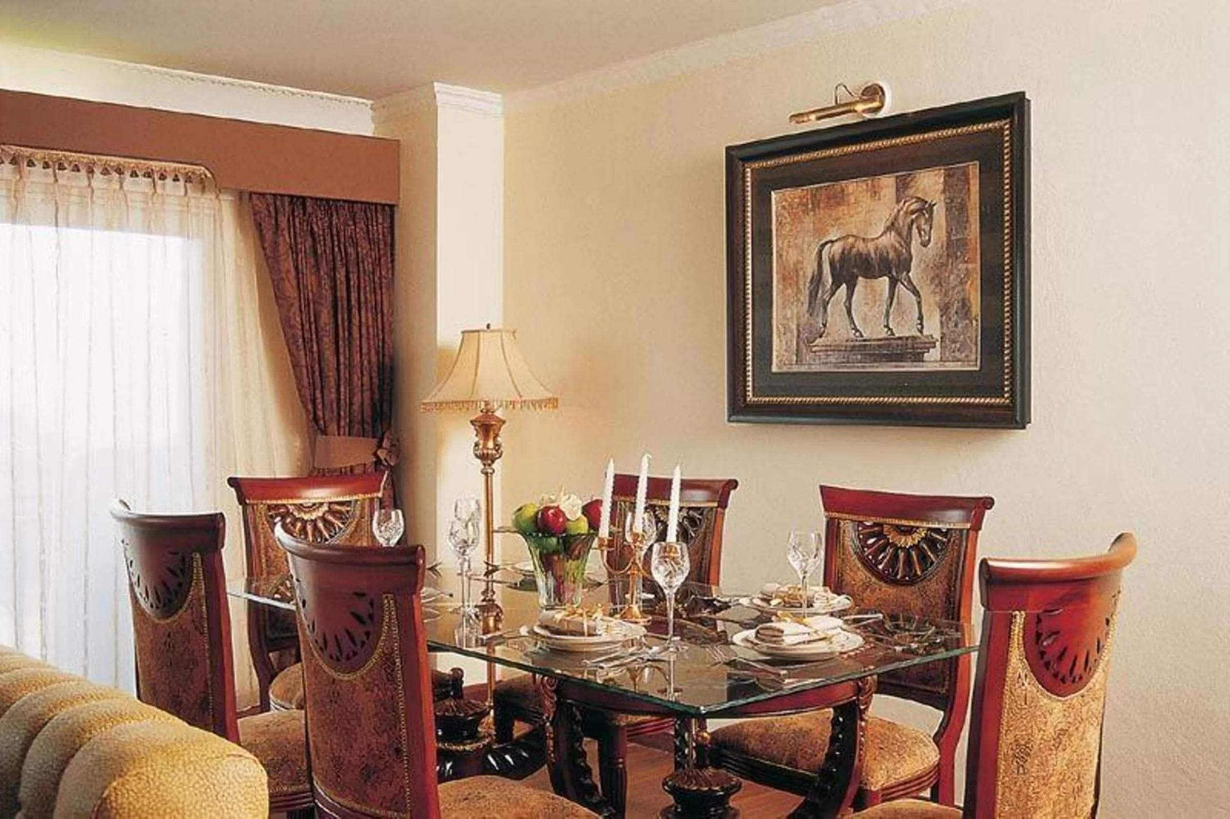 Dining area in LK Metropole