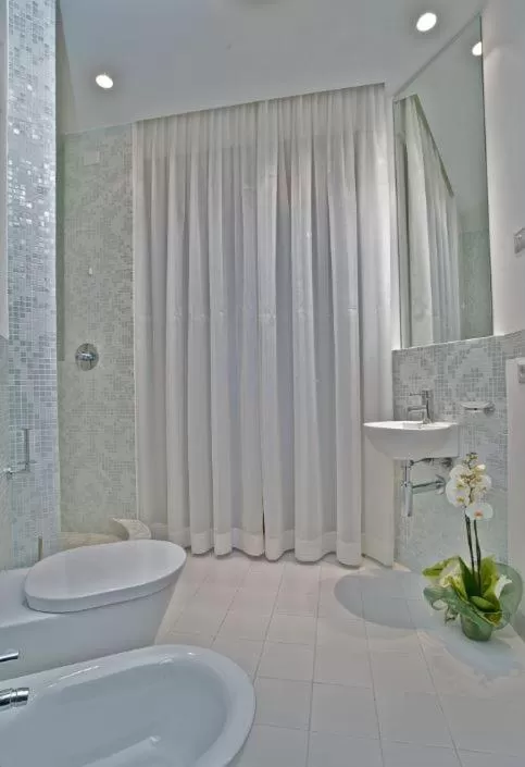 Bathroom in Design Suite Tirano