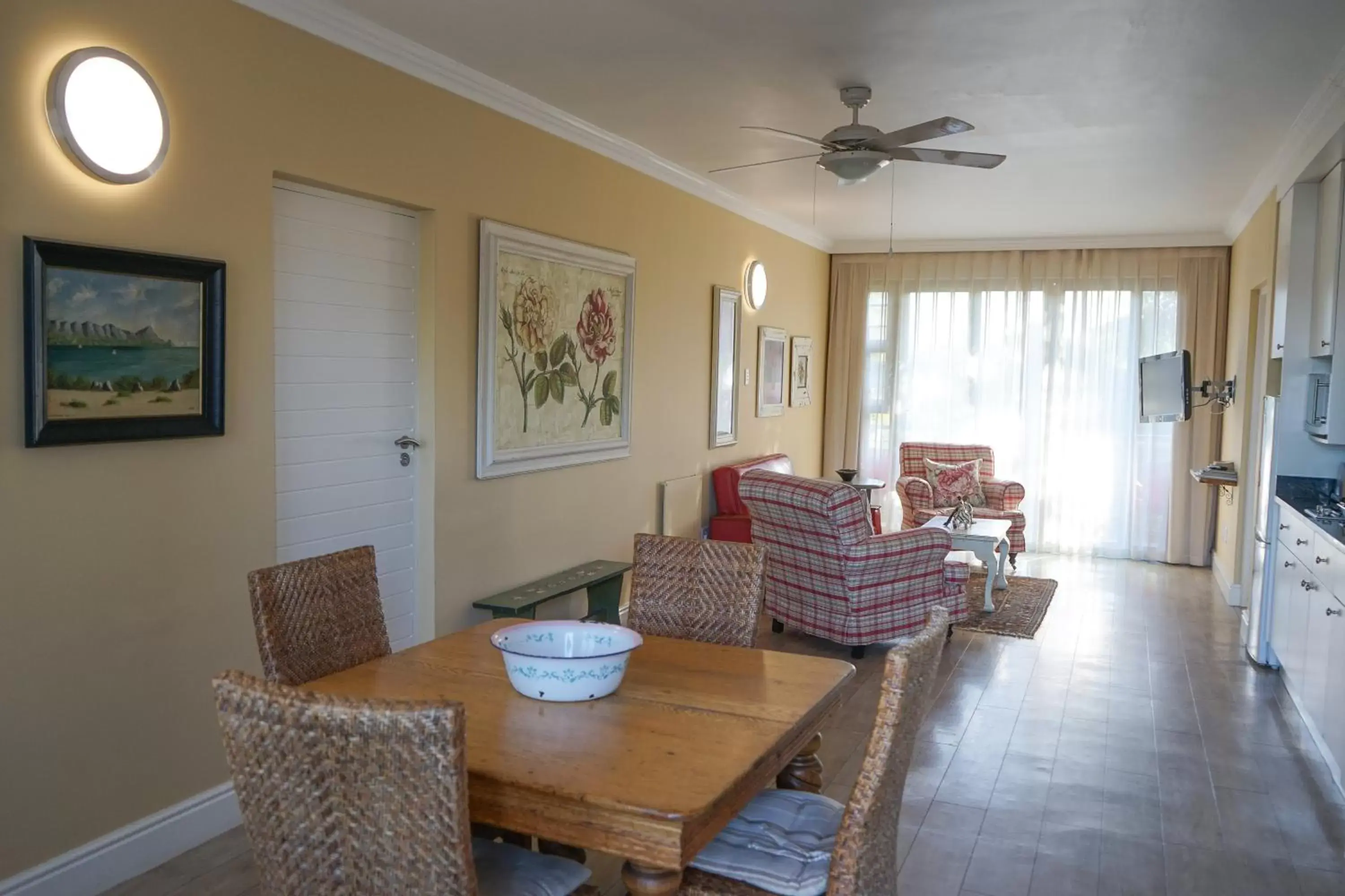 Dining Area in 17onWellington Suites