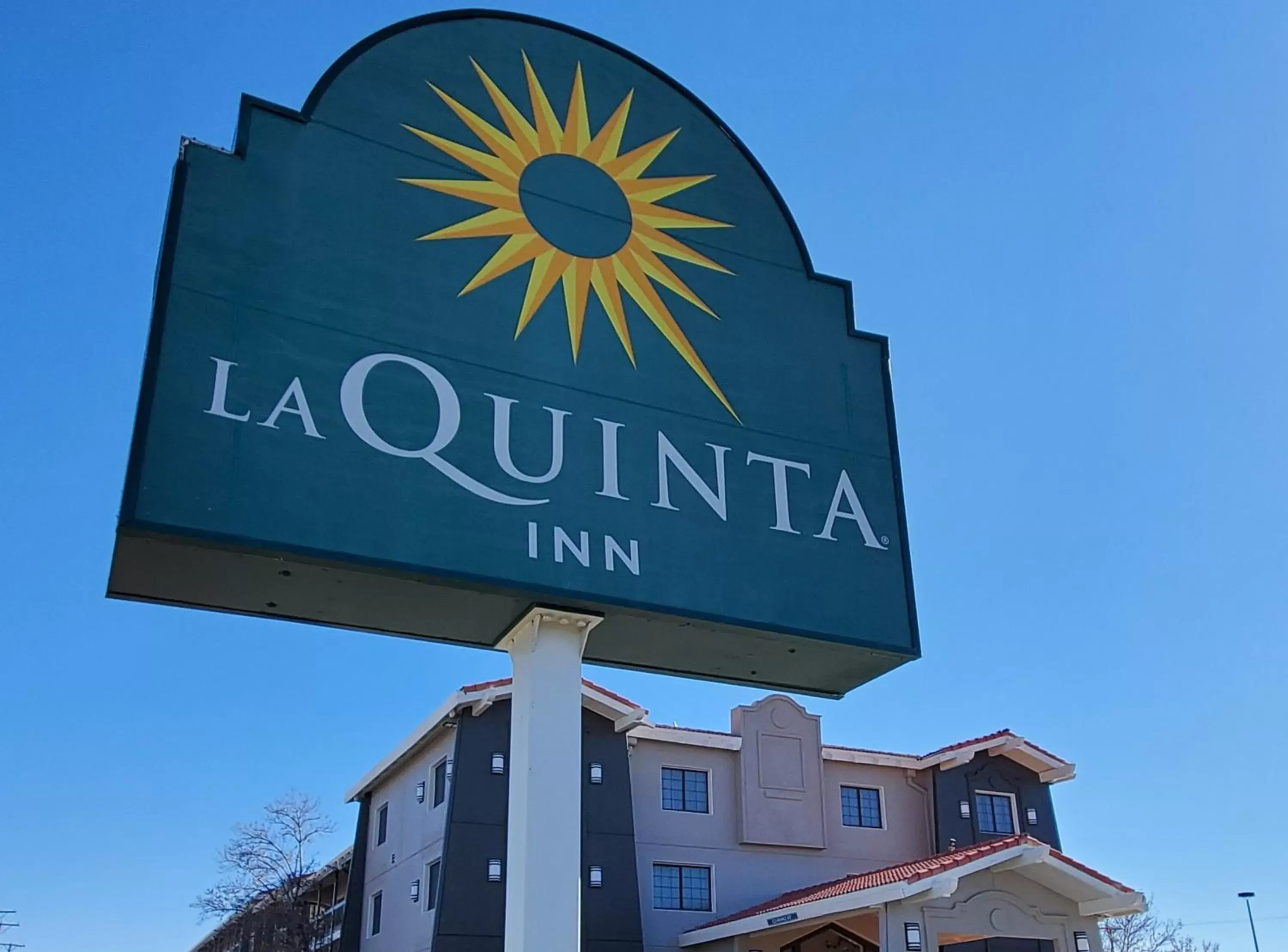 Property logo or sign, Property Building in La Quinta Inn by Wyndham Albuquerque Airport