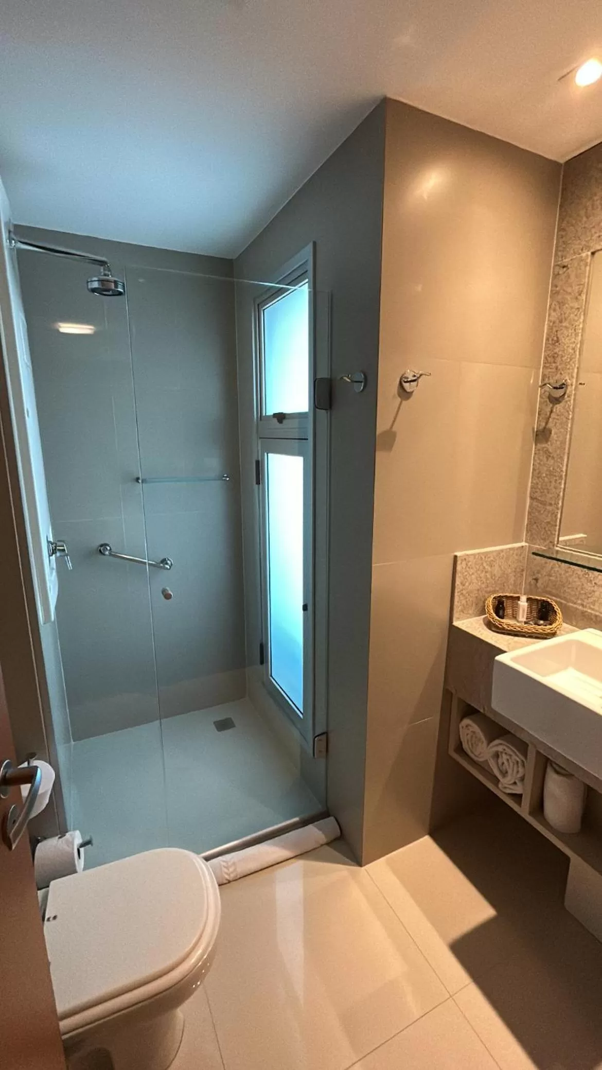 Shower in Jade Hotel Brasília