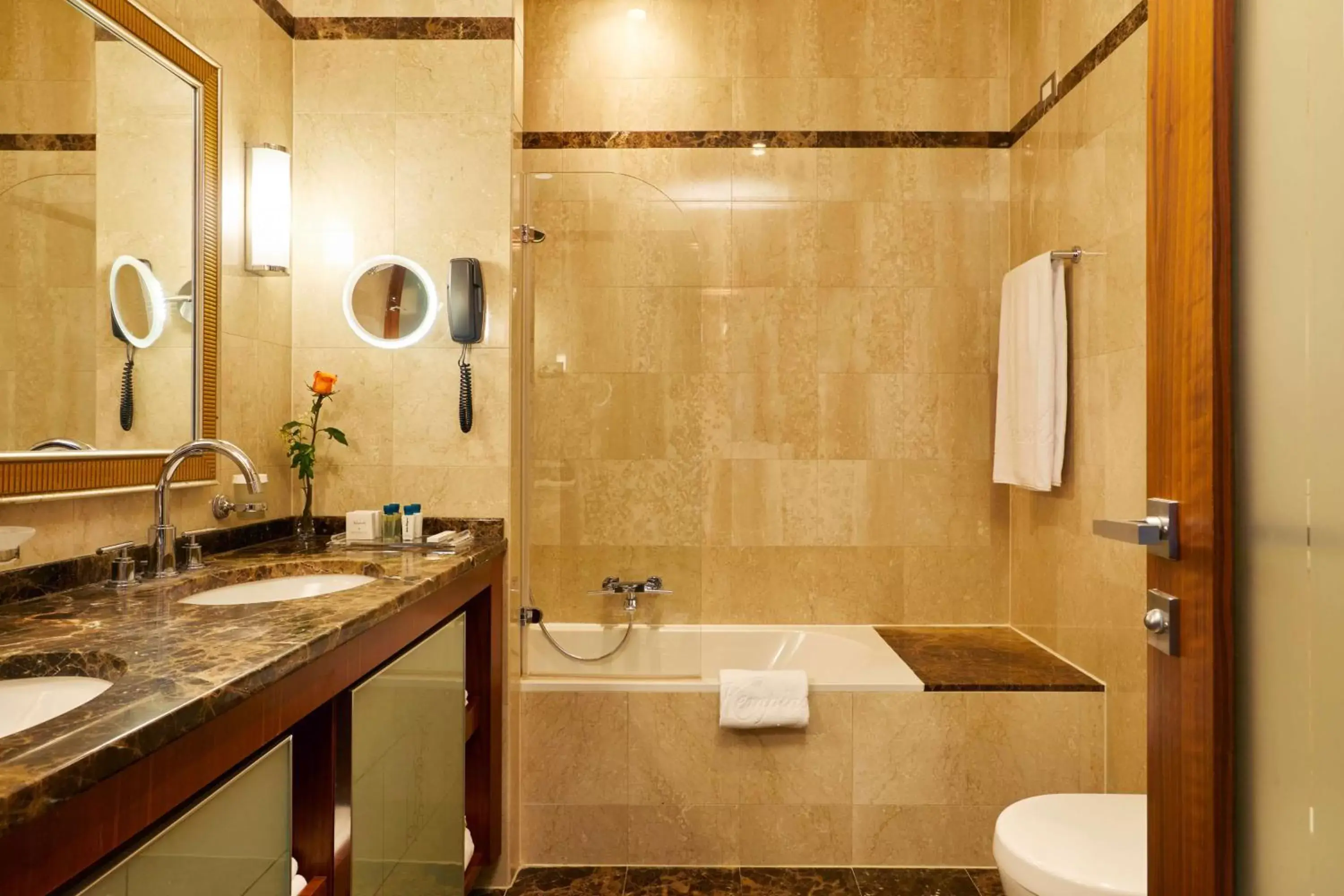 Bathroom in Hotel Kempinski Palace Portorož