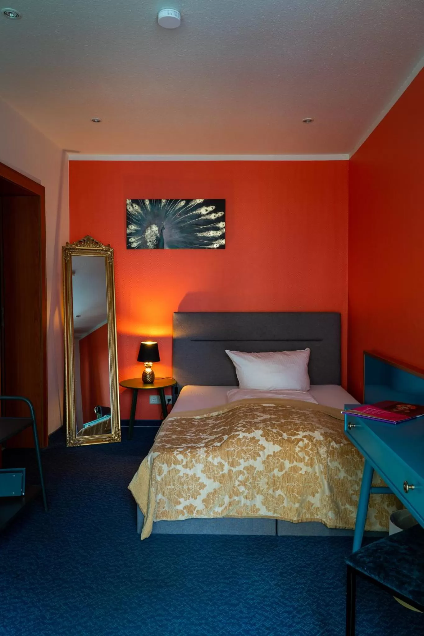 Photo of the whole room, Bed in Boutique Hotel Rothenburger Hof