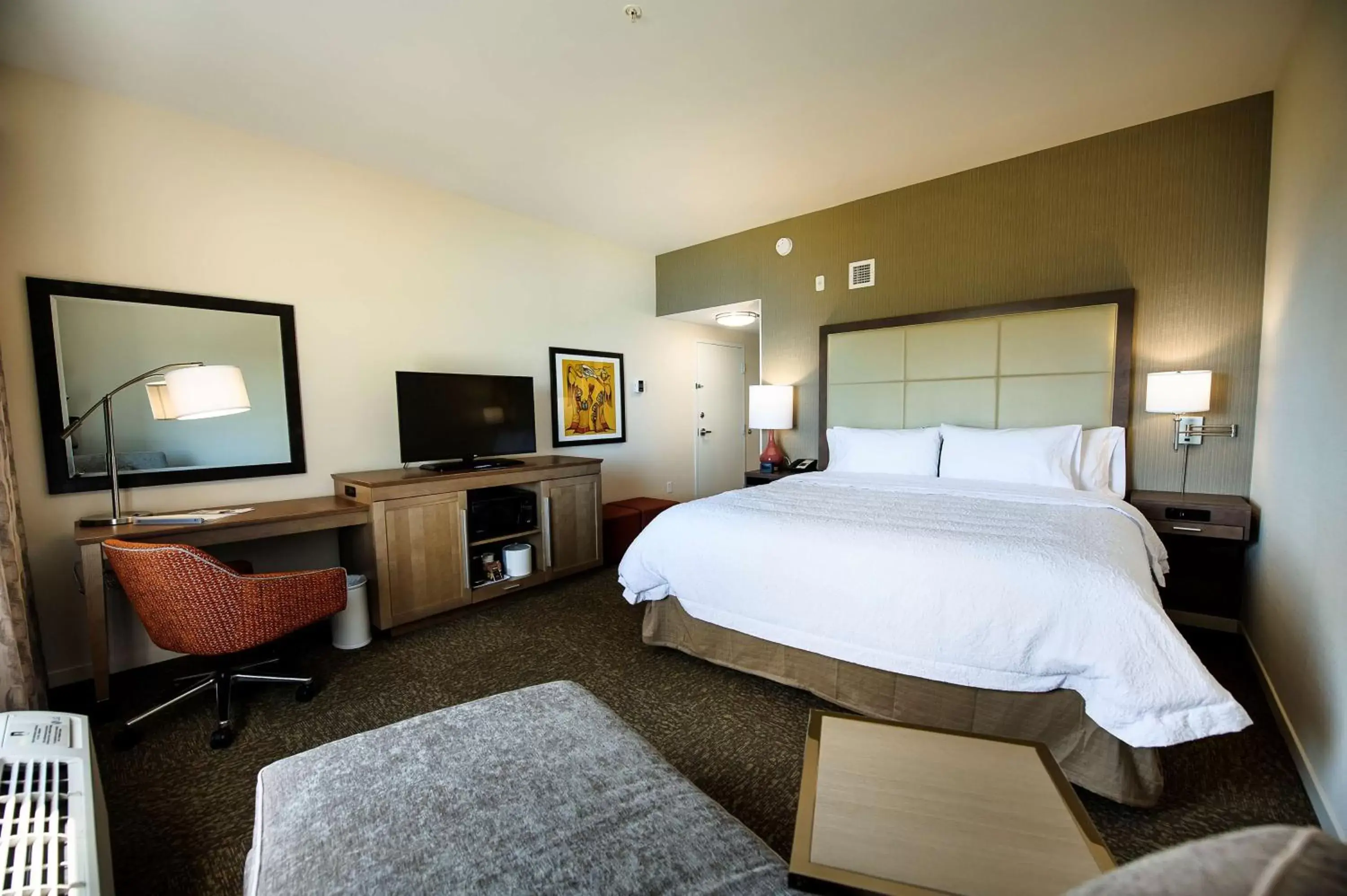 Bed in Hampton Inn & Suites Truro, NS