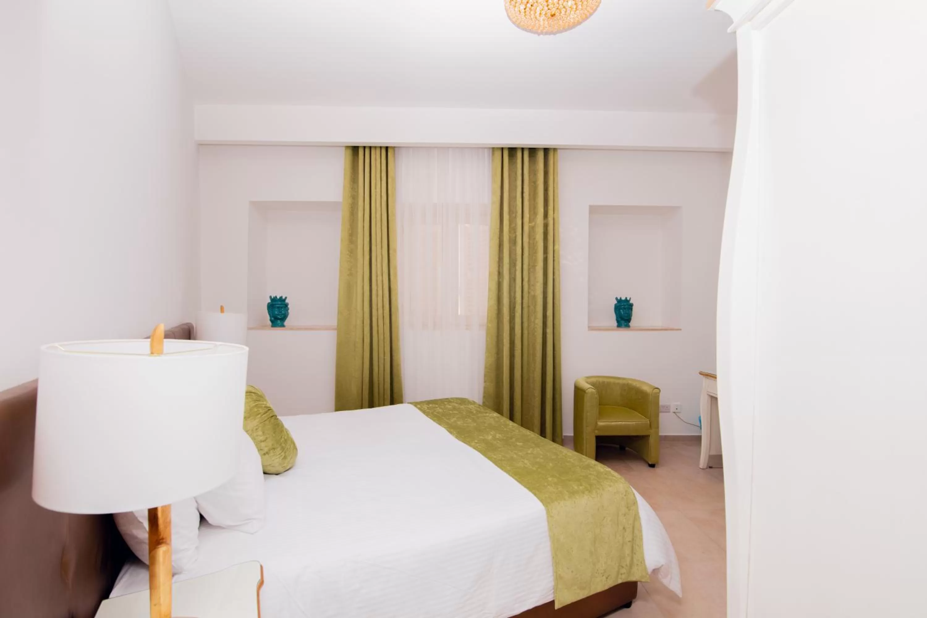 Bed in Giorgio Boutique Hotel