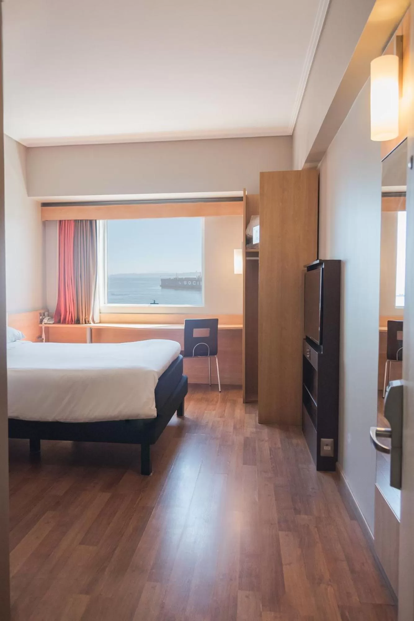 TV and multimedia, Bed in ibis Valparaiso