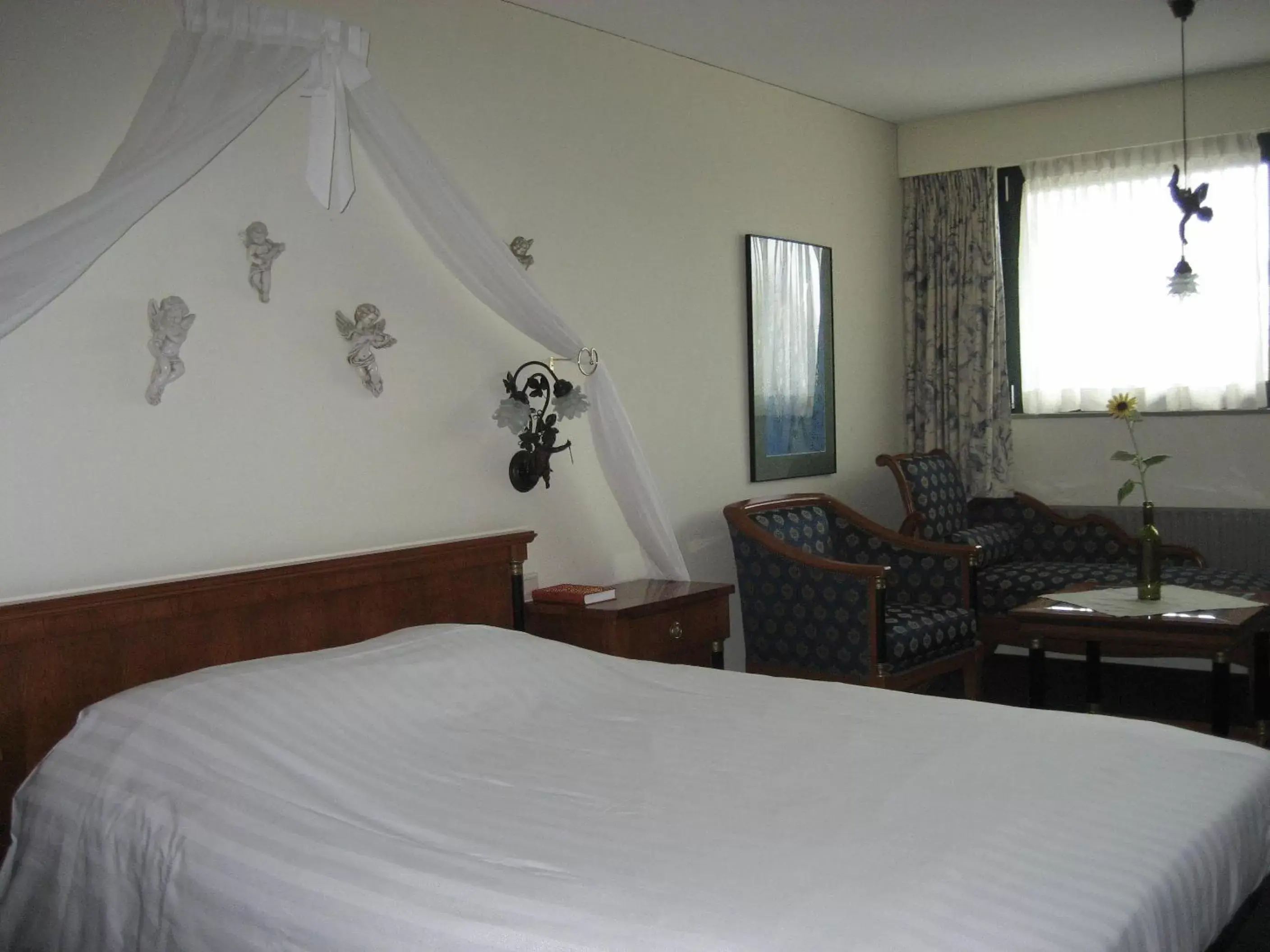 Photo of the whole room, Bed in Hotel De Druiventros