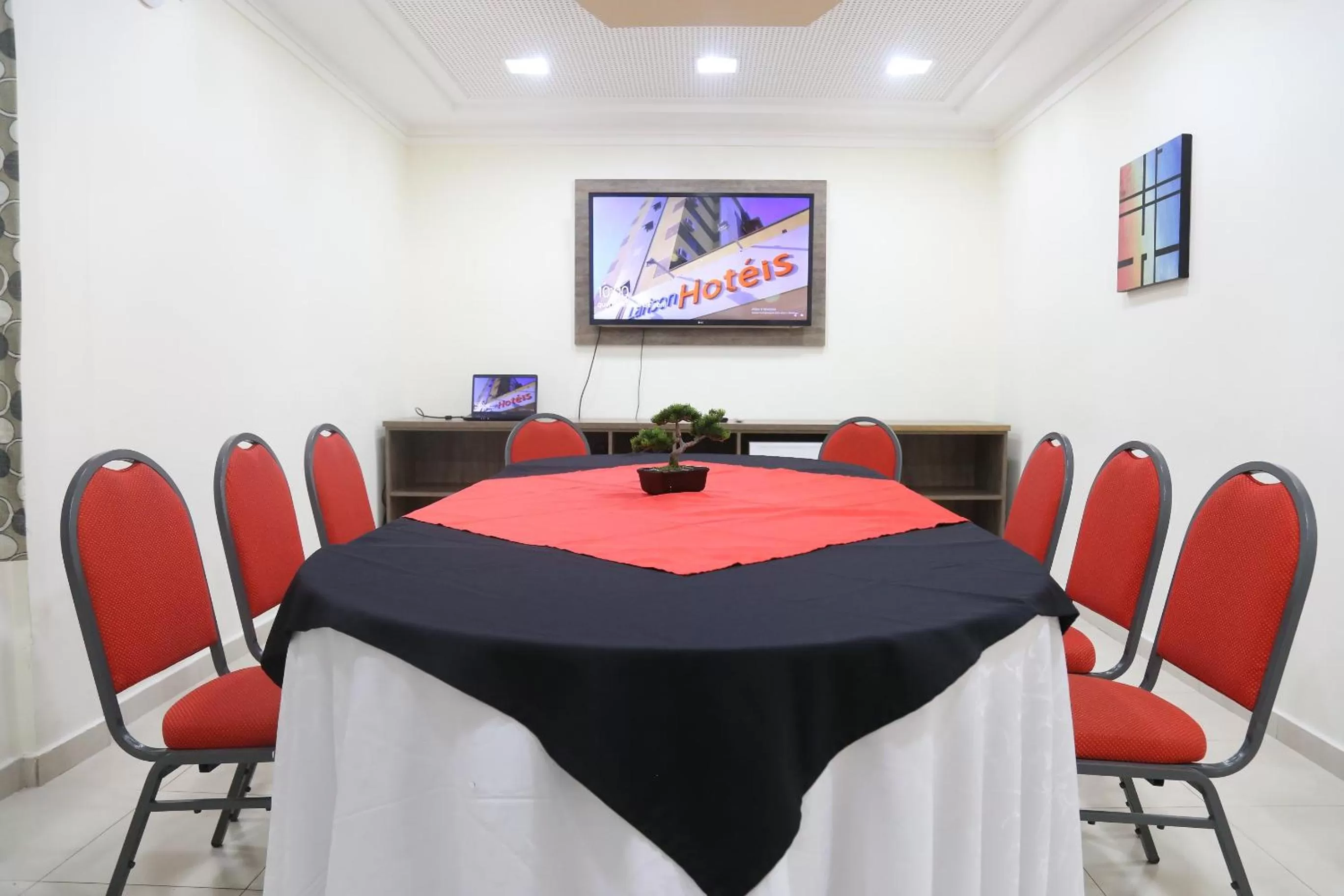 Banquet/Function facilities in Larison Executive - by Easy Hotéis