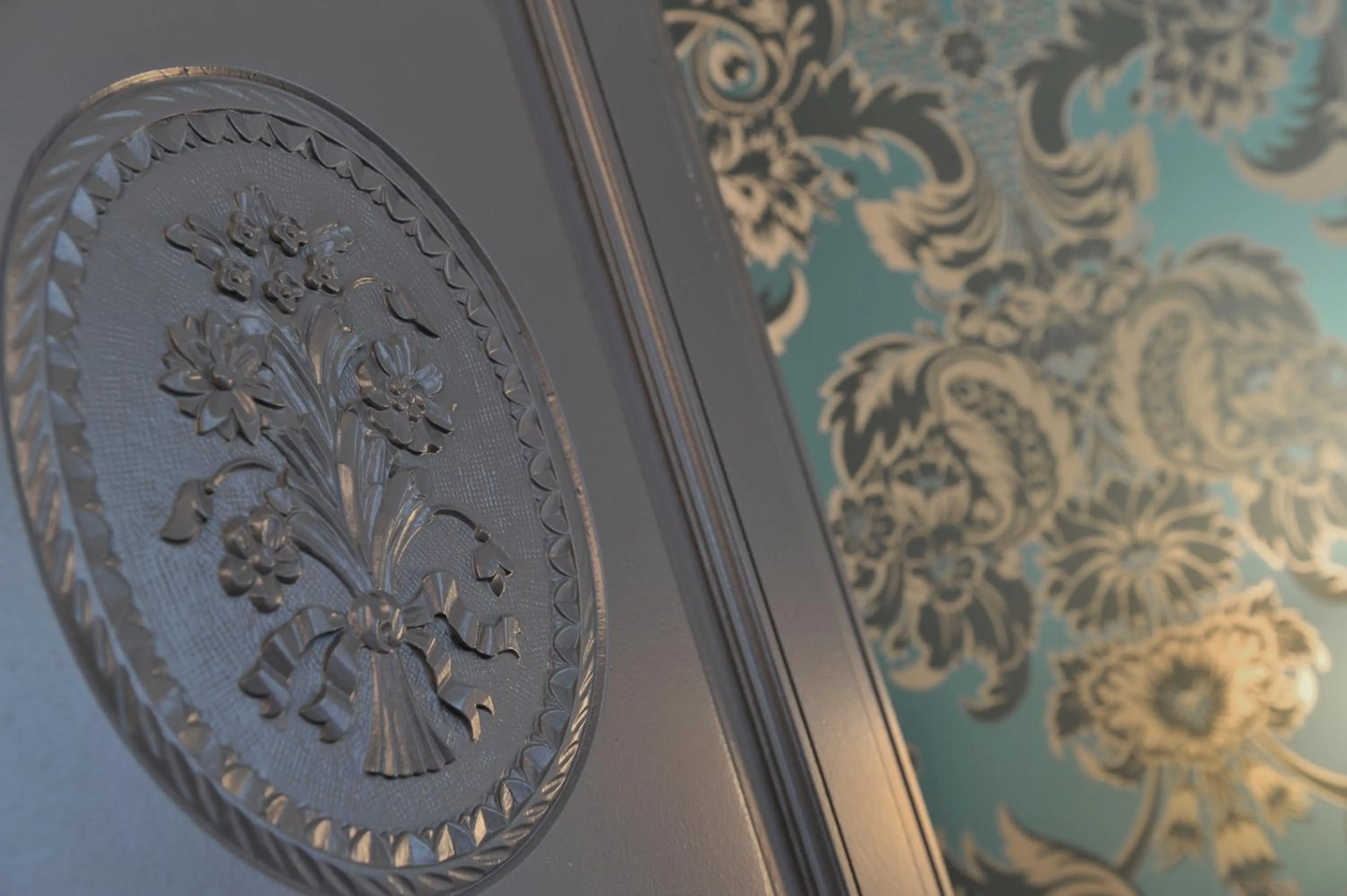 Decorative detail in Mercure Paris Saint Cloud Hippodrome