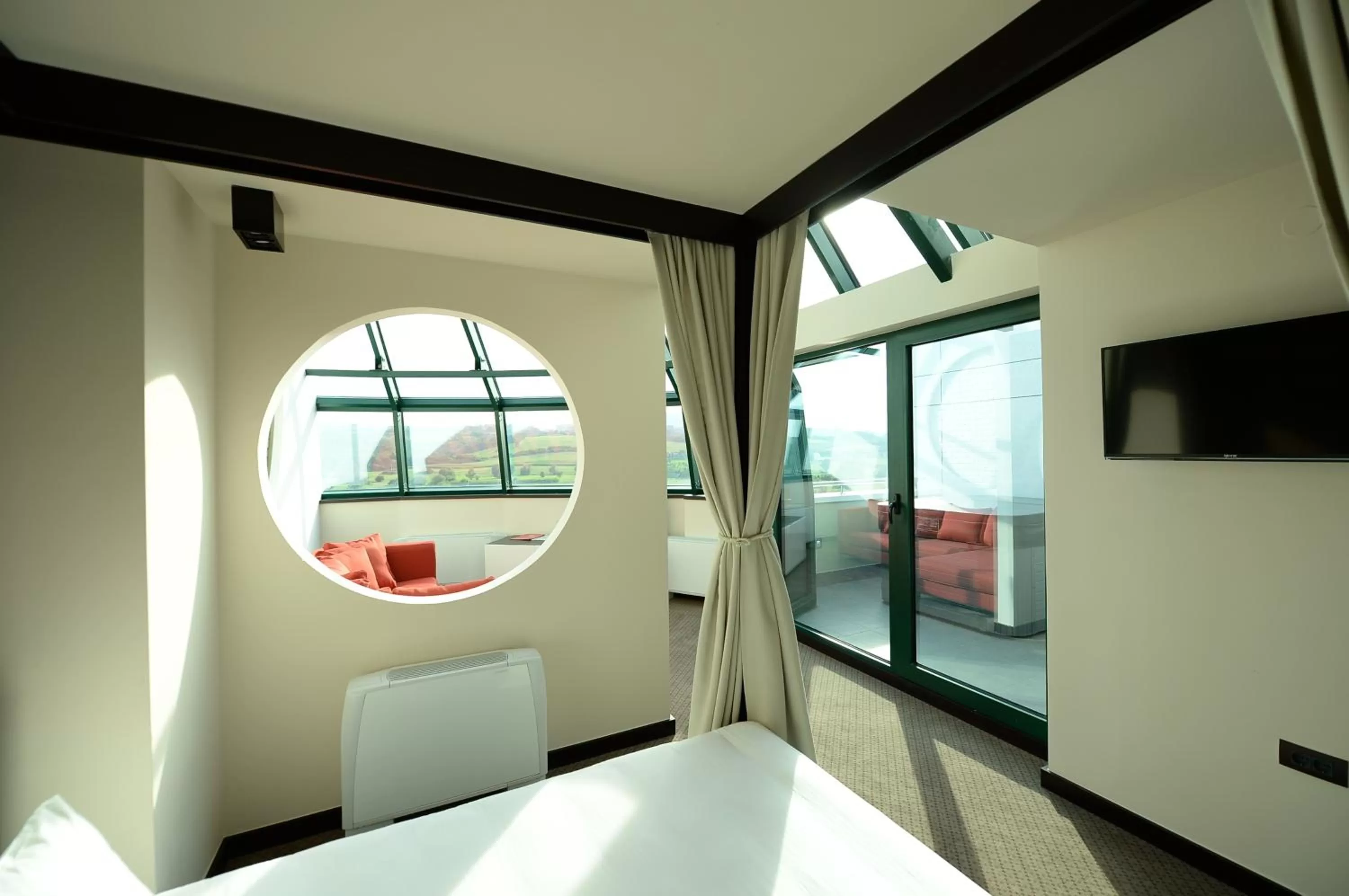 Bird's eye view, Bed in Hotel Hedonic