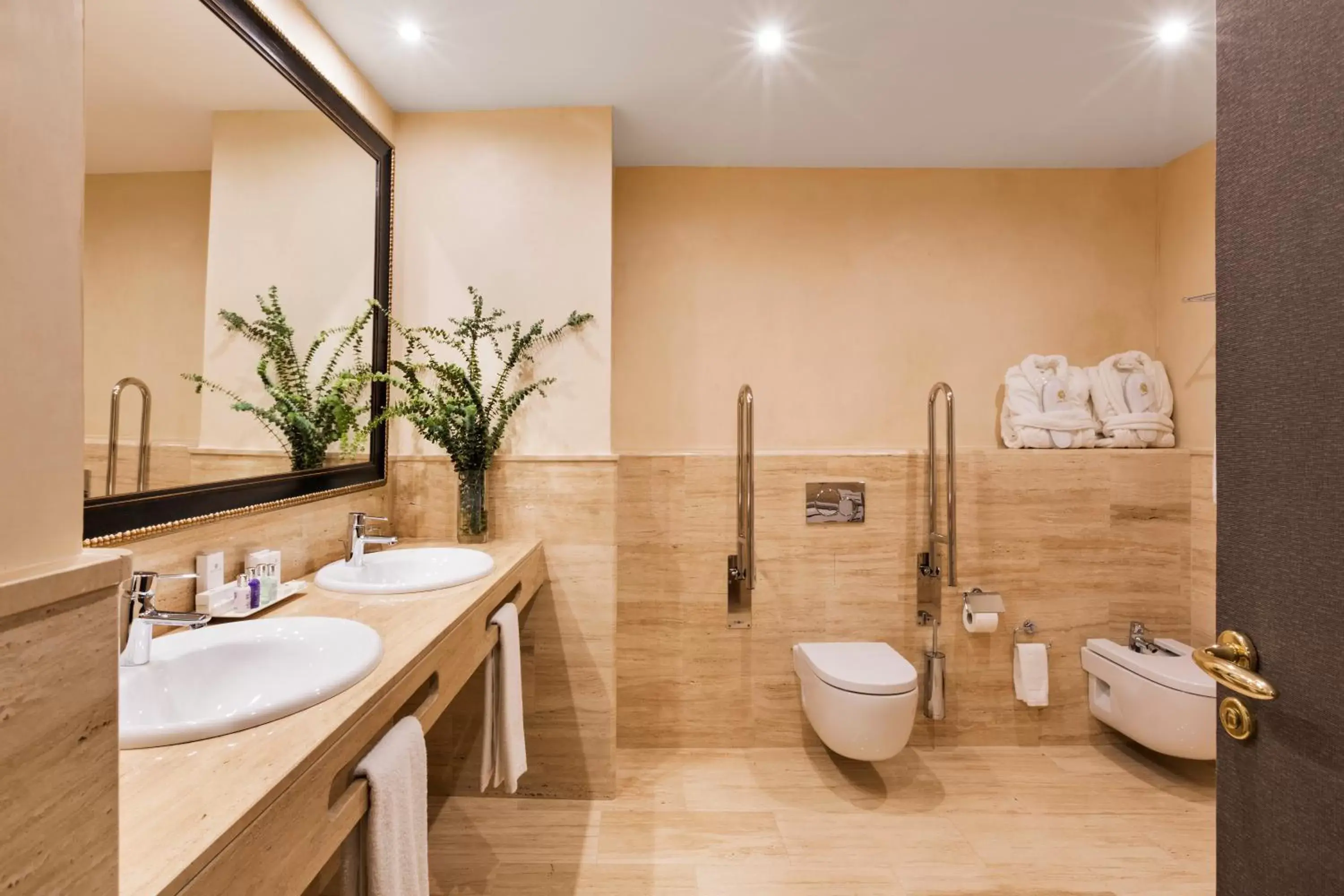 Bathroom in Hotel Casa 1800 Sevilla