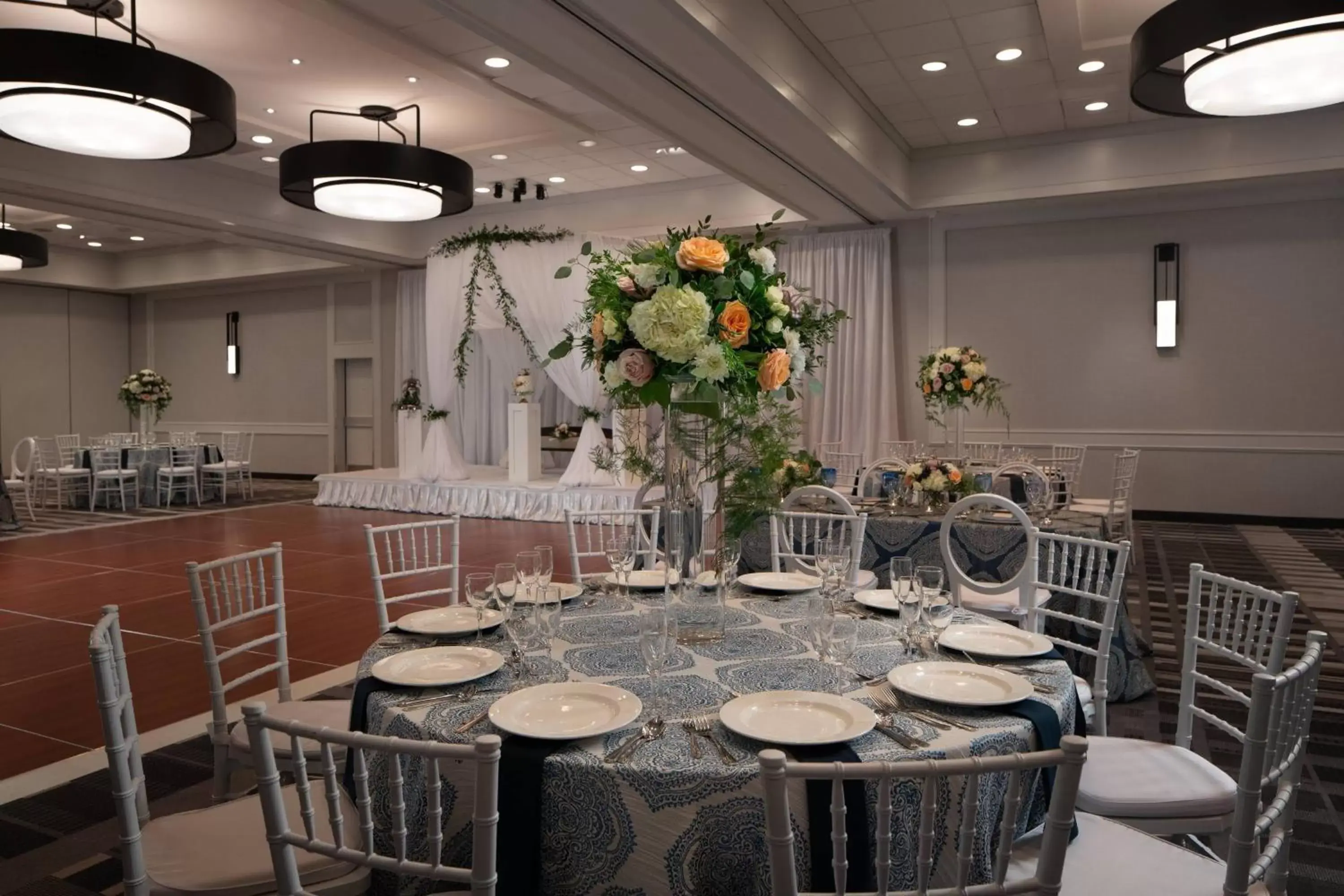 Banquet/Function facilities, Restaurant/Places to Eat in Tysons Corner Marriott