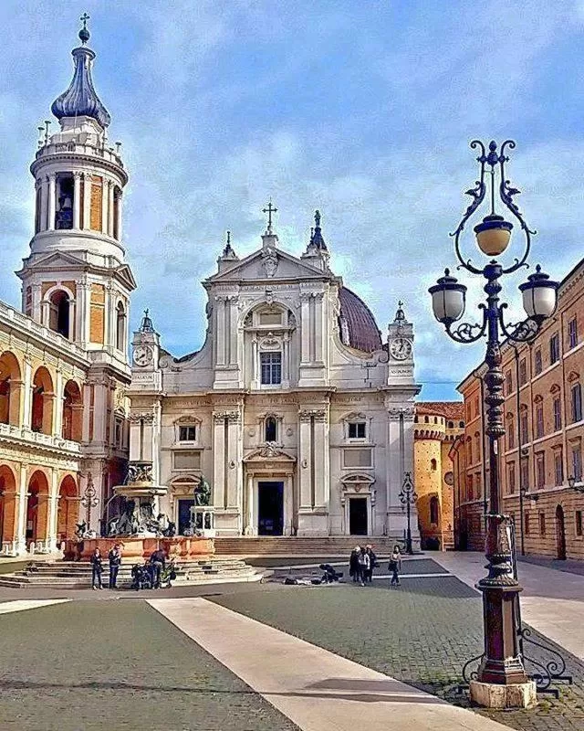 Hotel Pellegrino E Pace