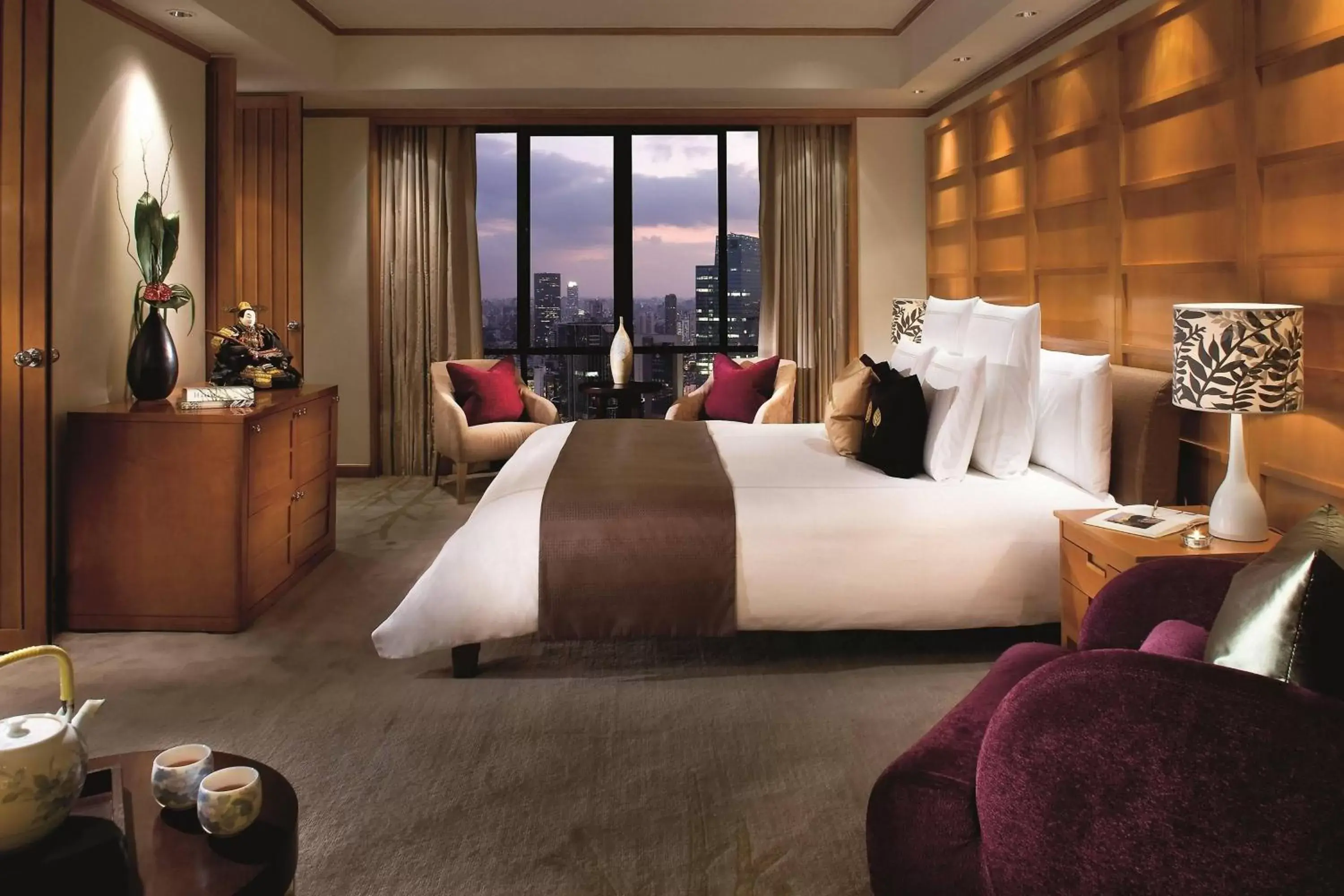 Bedroom in The Portman Ritz-Carlton Shanghai