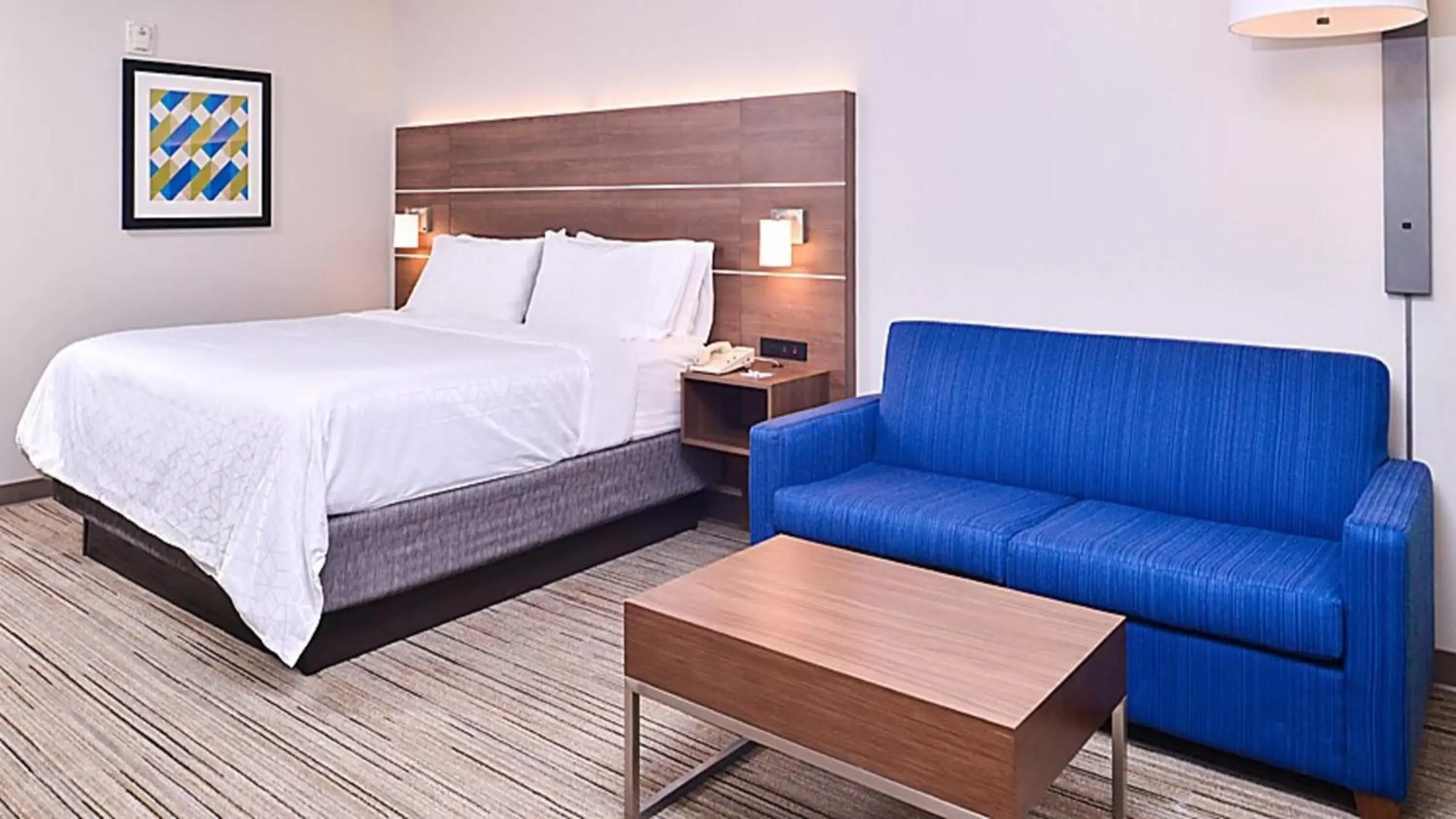 Bedroom, Bed in Holiday Inn Express Hotel & Suites Mount Pleasant, an IHG Hotel