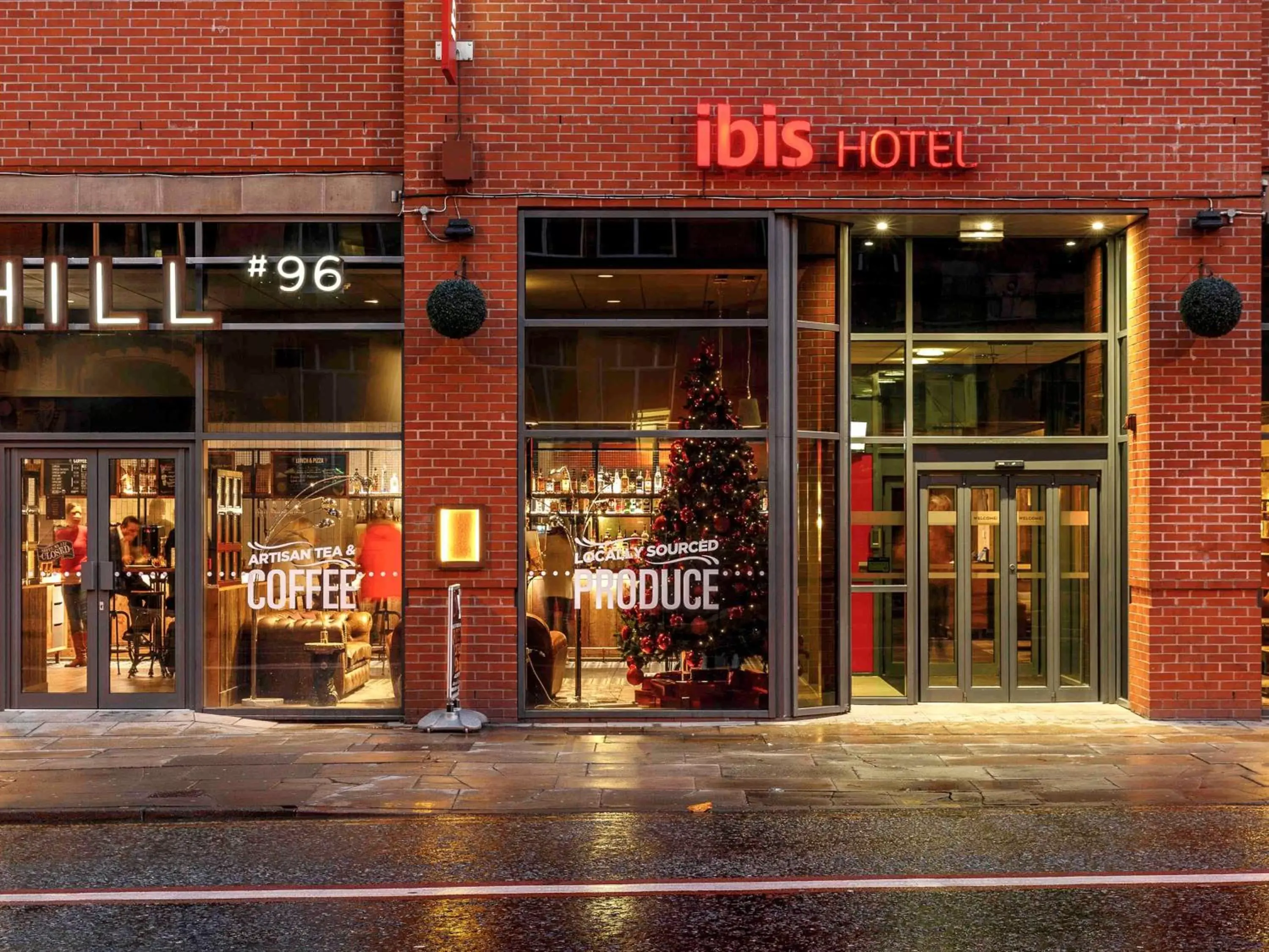Property building in ibis Manchester Centre 96 Portland Street