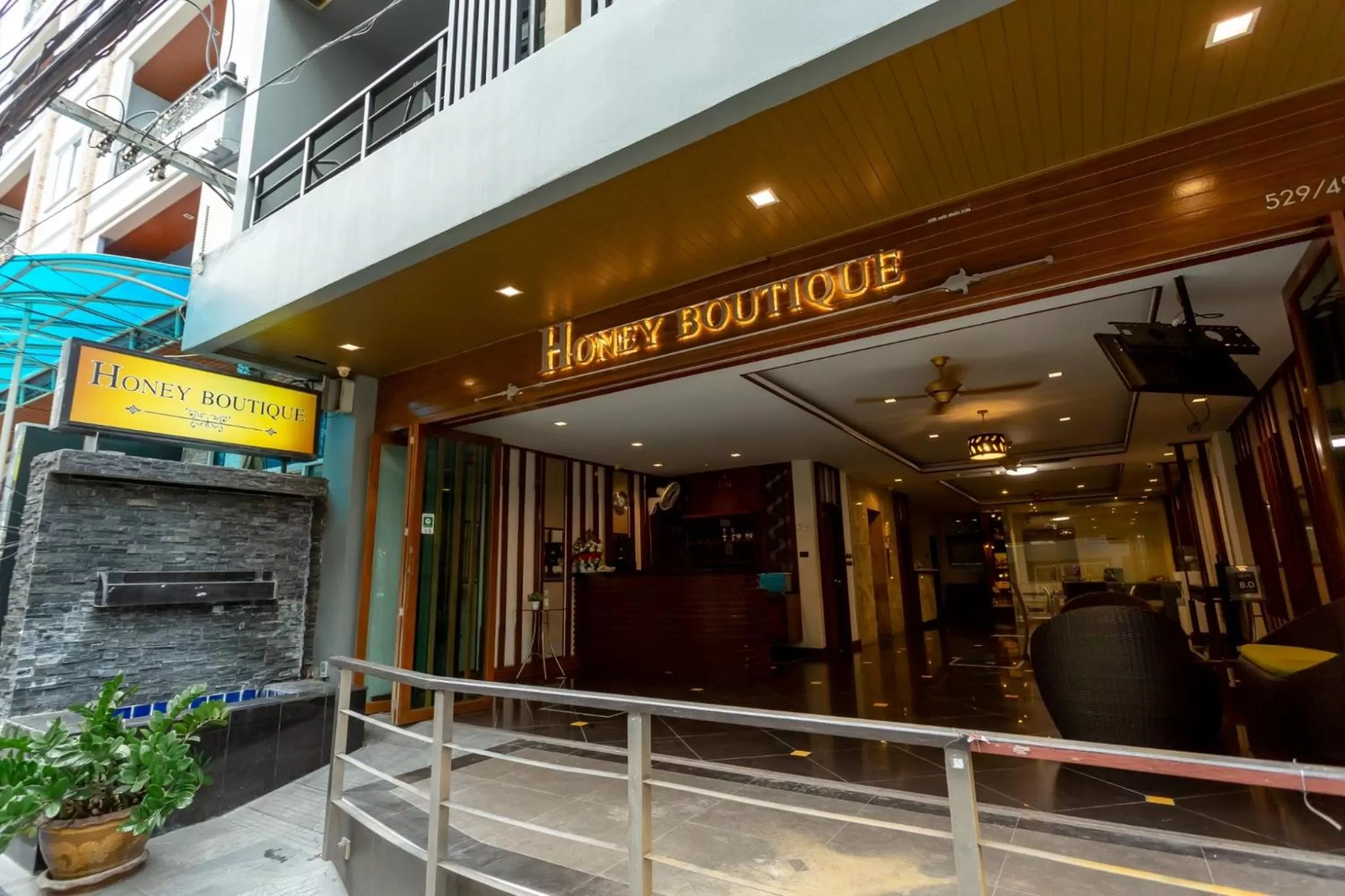 Facade/entrance in Honey Boutique Hotel