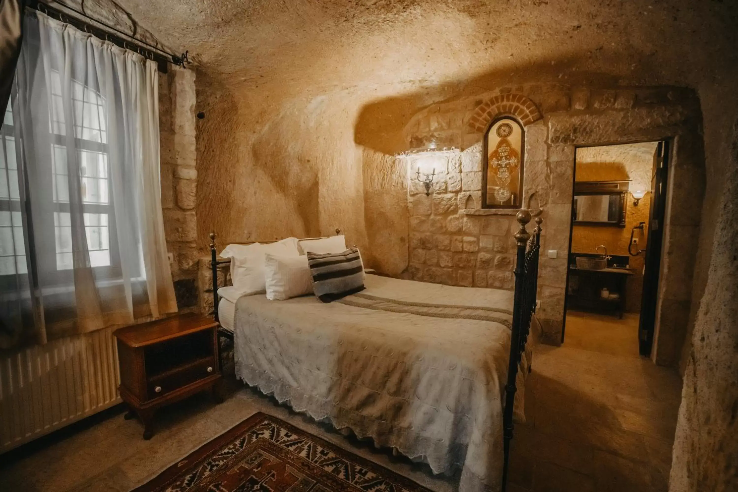 Photo of the whole room, Bed in Dere Suites Cappadocia